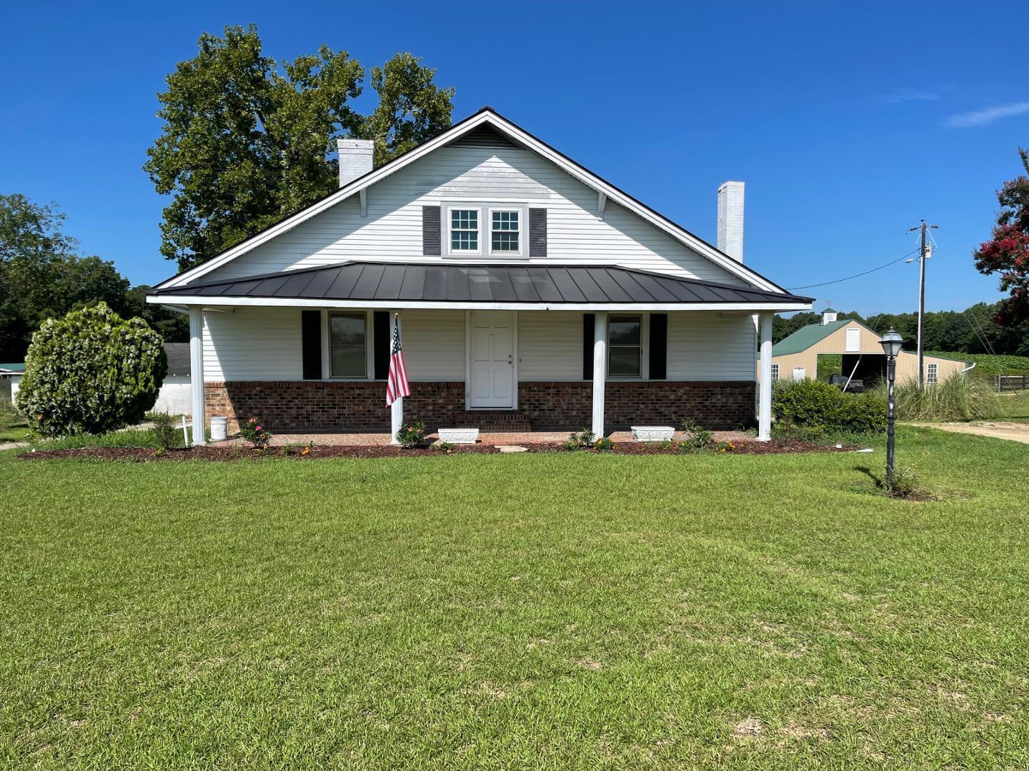 3689 Baileys Xrds Road Property Photo 4