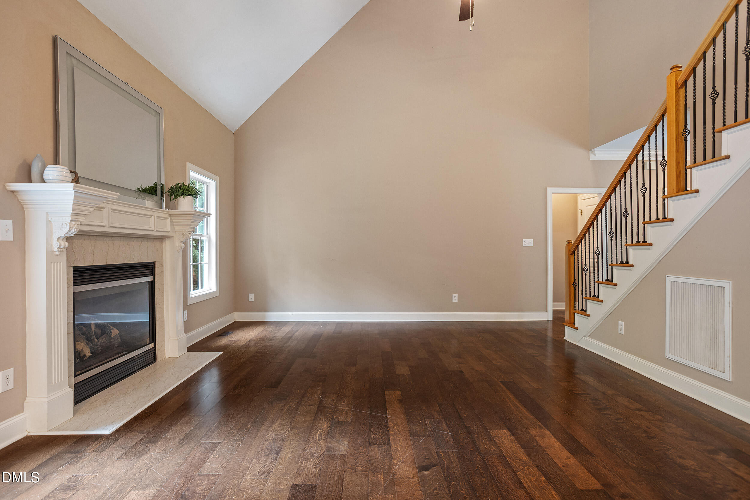 1408 Hall Boulevard Property Photo 4