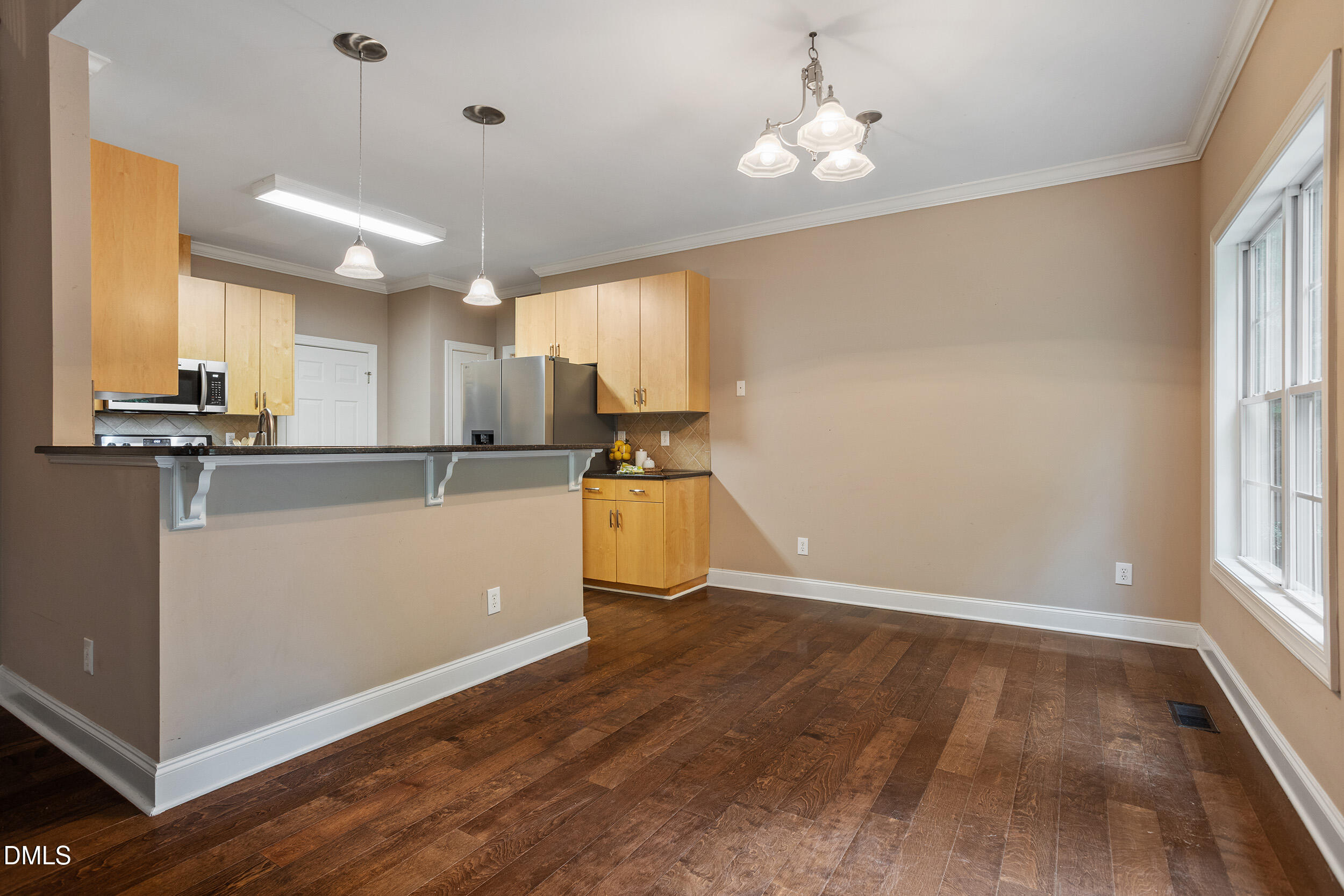 1408 Hall Boulevard Property Photo 6