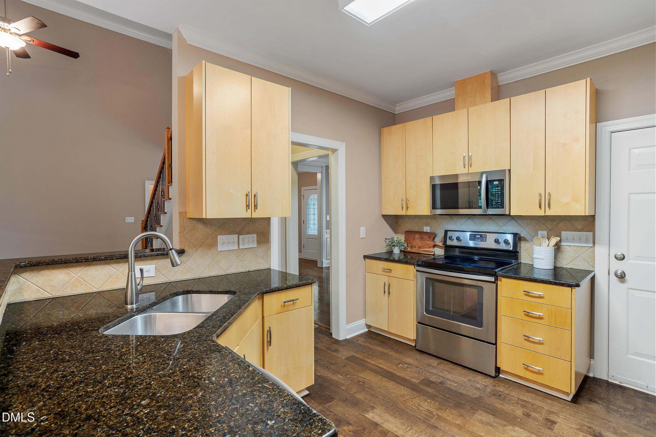 1408 Hall Boulevard Property Photo 8