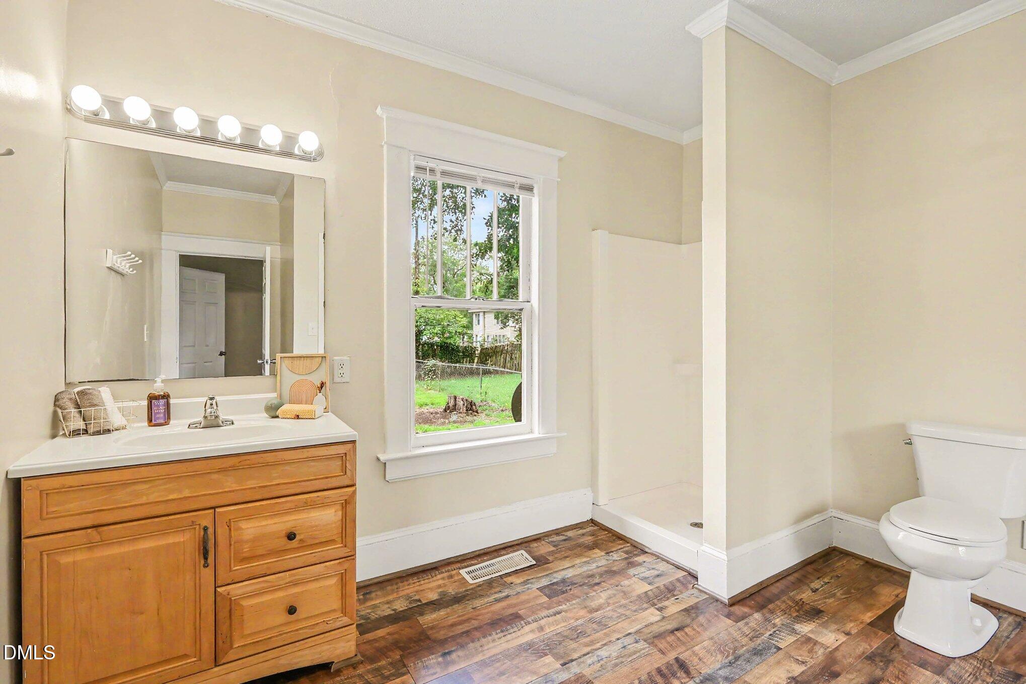 633 Eastern Avenue Property Photo 13