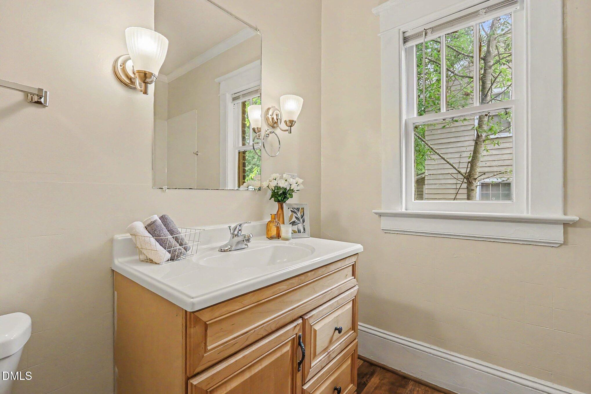 633 Eastern Avenue Property Photo 14