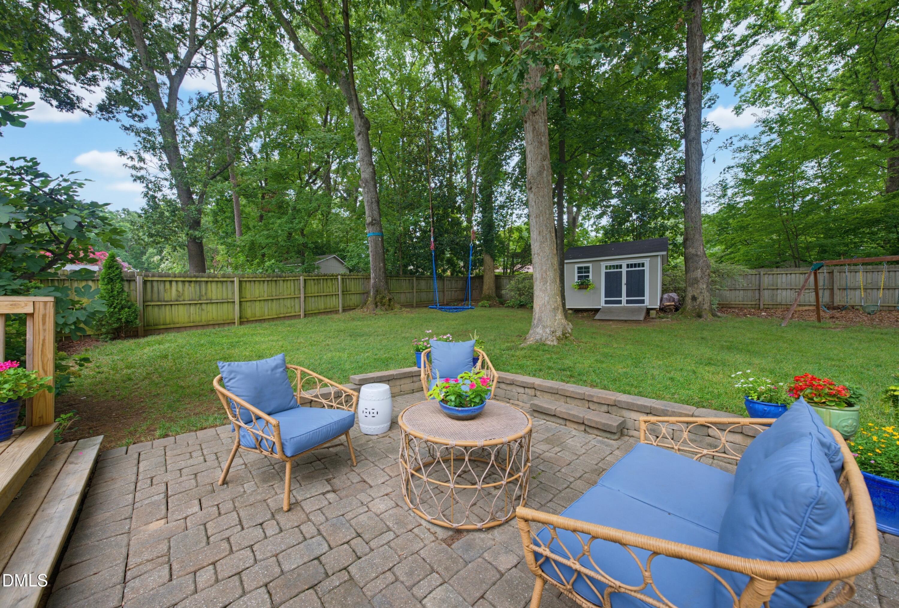 419 E Rowan Street Property Photo 8