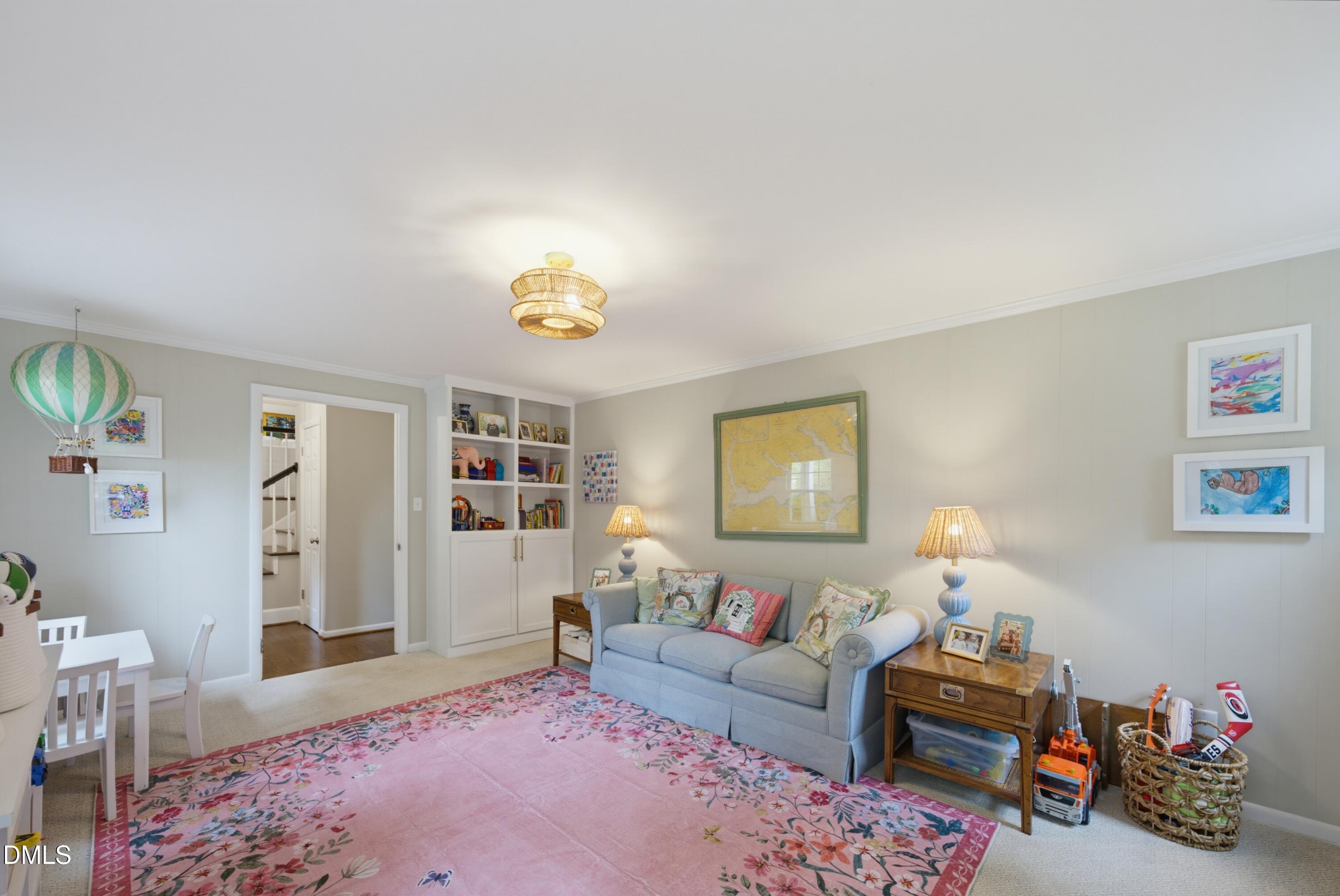 419 E Rowan Street Property Photo 18