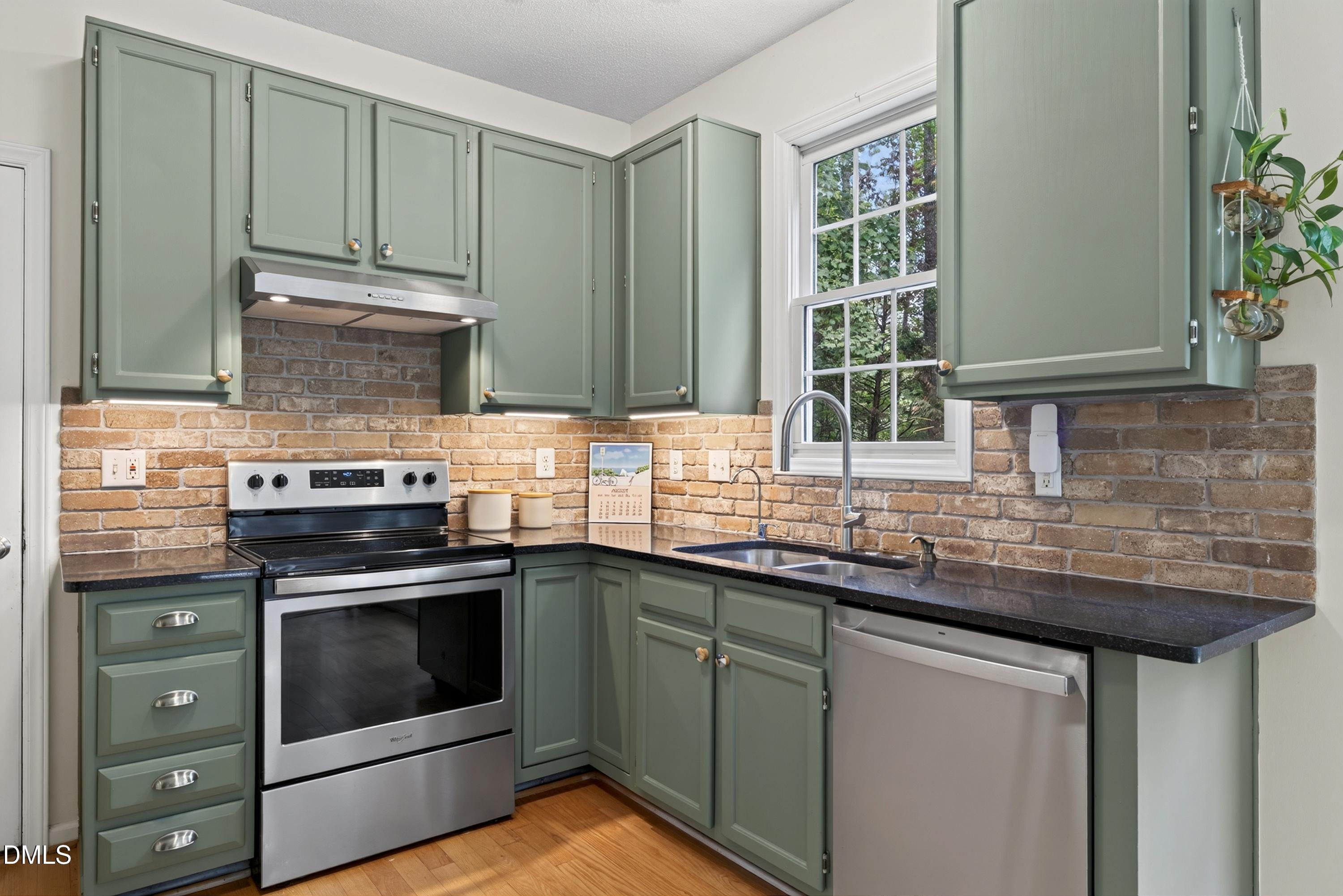 102 Unaka Court Property Photo 7