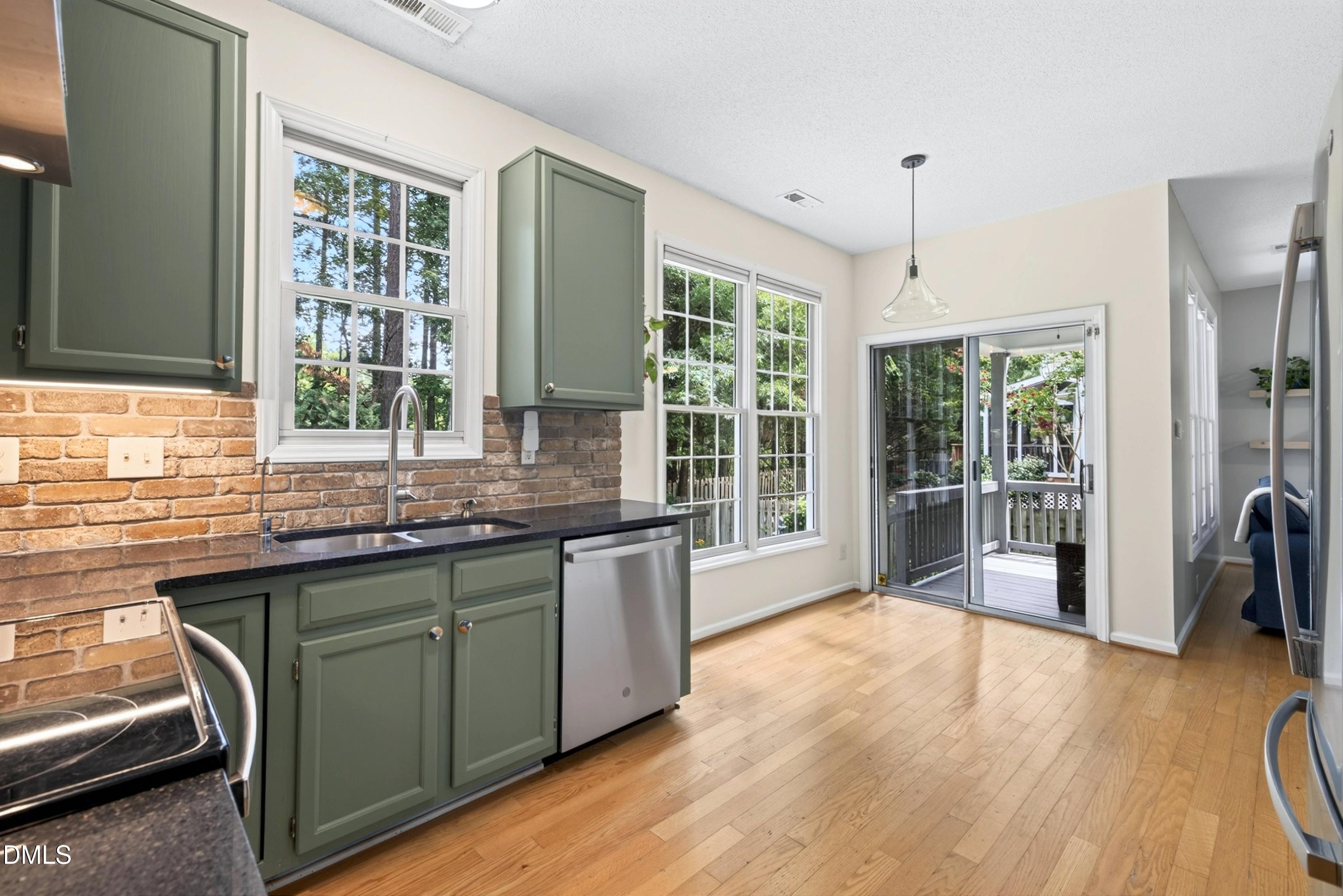 102 Unaka Court Property Photo 10