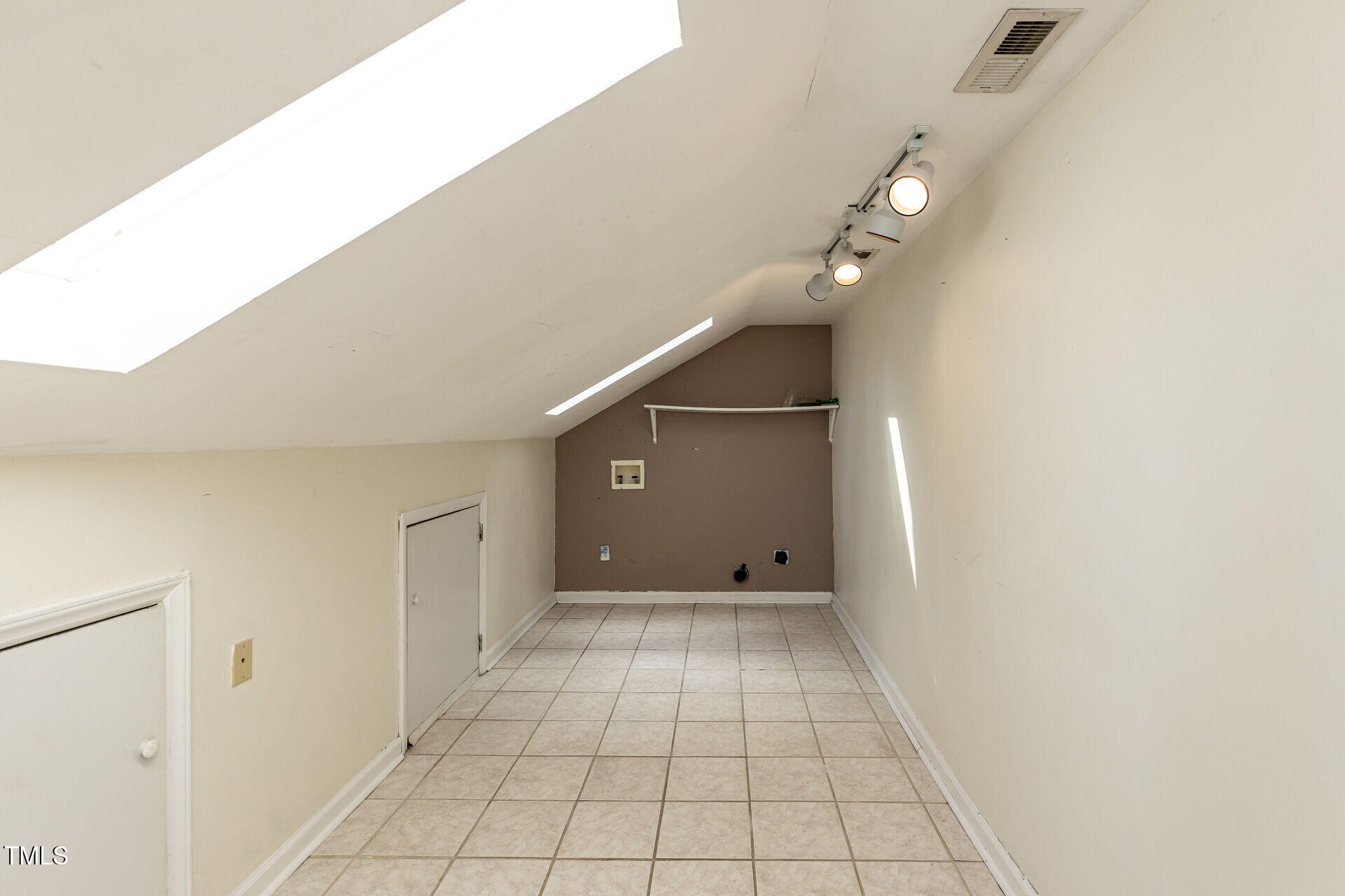 501 Queensferry Road Property Photo 34