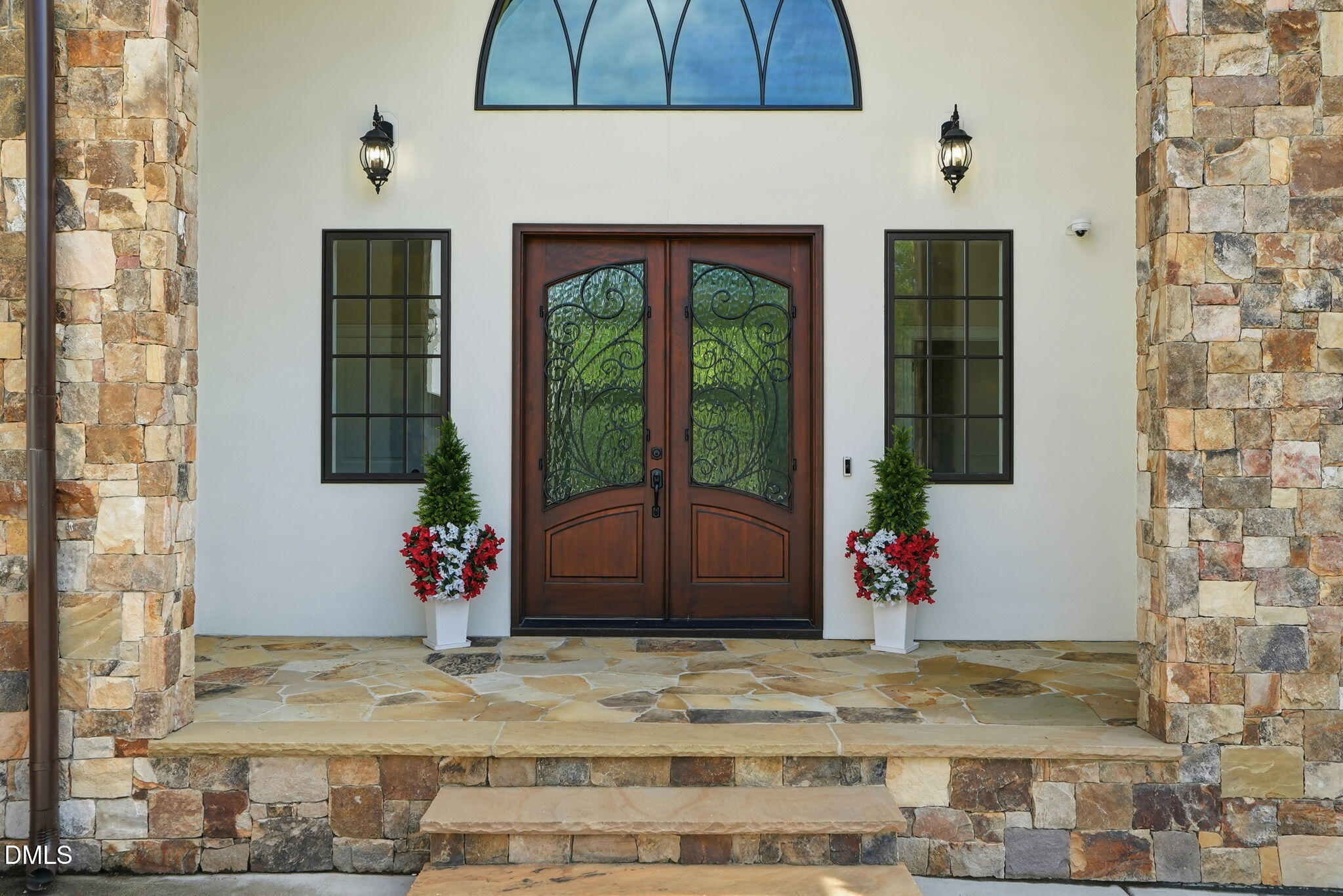 222 American Court Property Photo 5