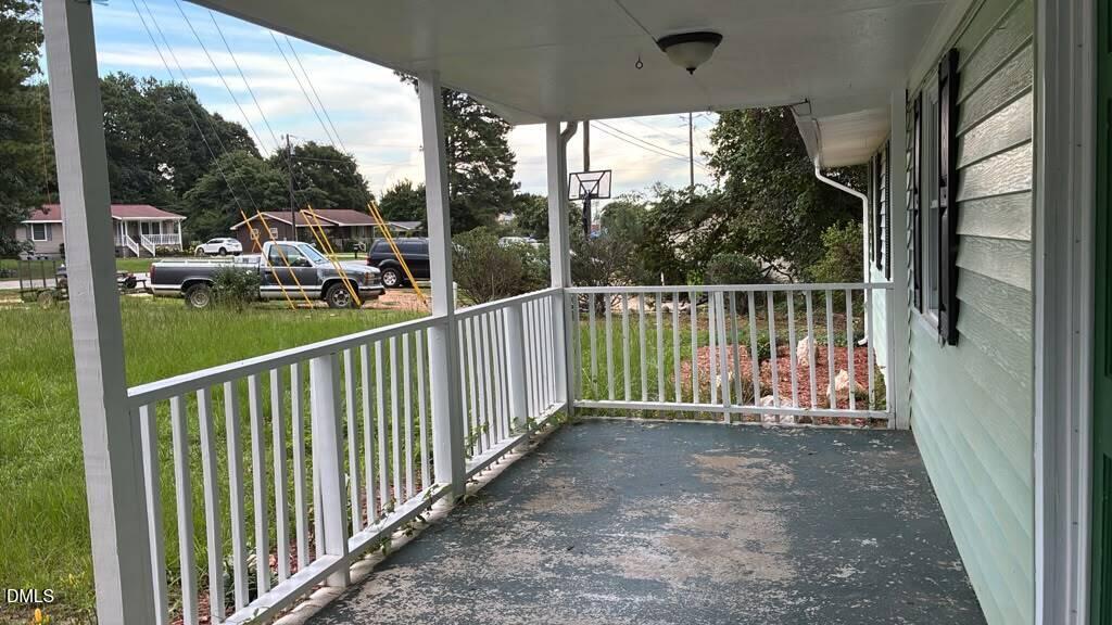 5128 Sunset Lake Road Property Photo 3