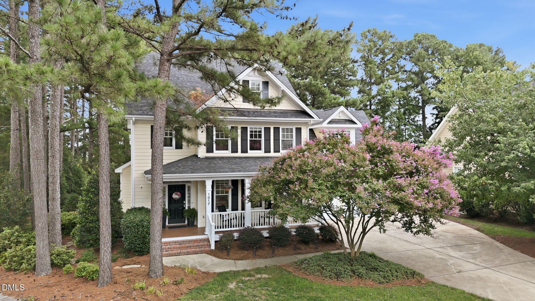 1817 Old College Circle Property Photo 1