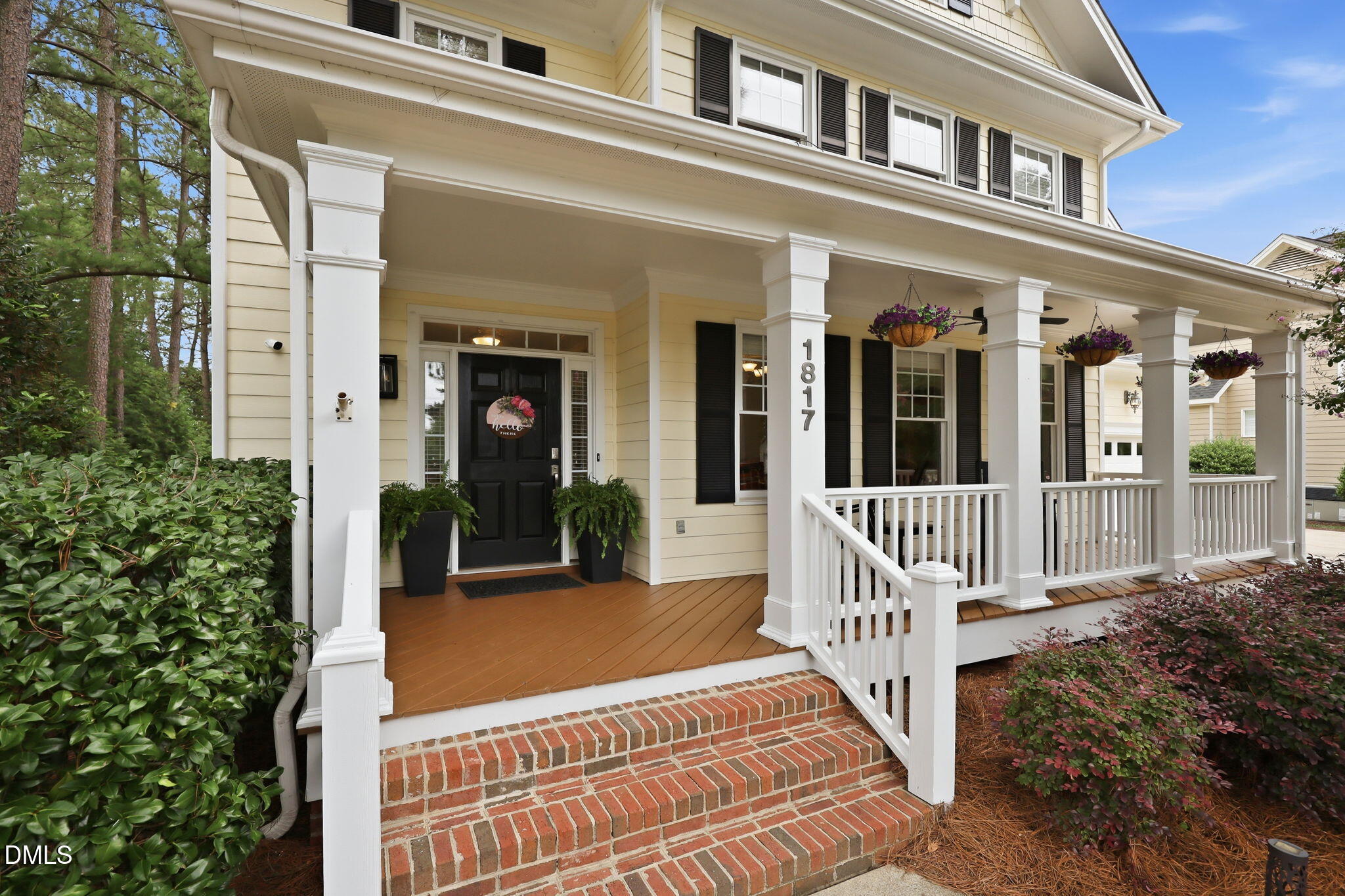 1817 Old College Circle Property Photo 1