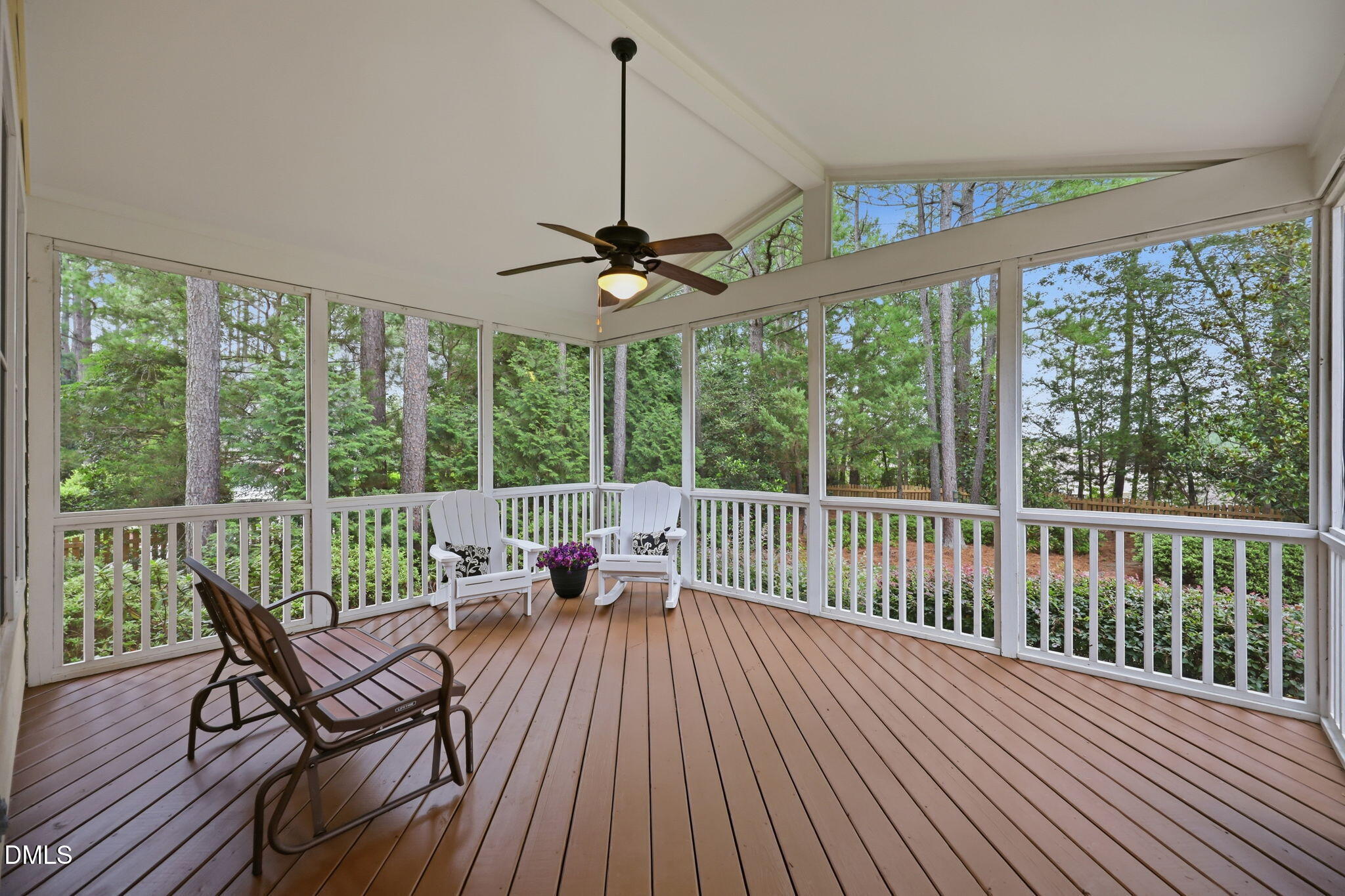 1817 Old College Circle Property Photo 6