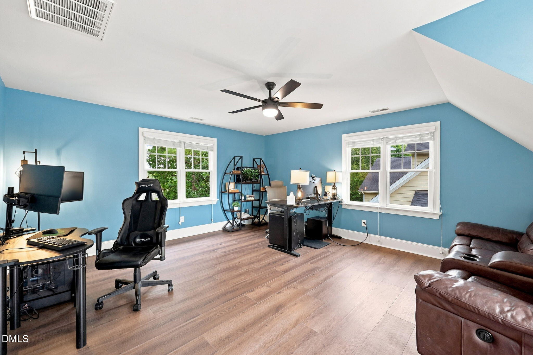 1817 Old College Circle Property Photo 33