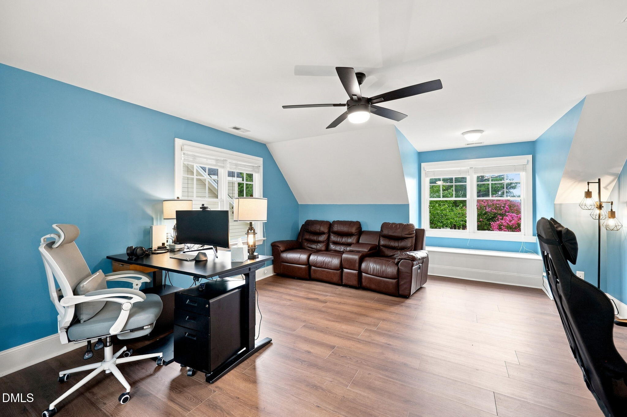 1817 Old College Circle Property Photo 34