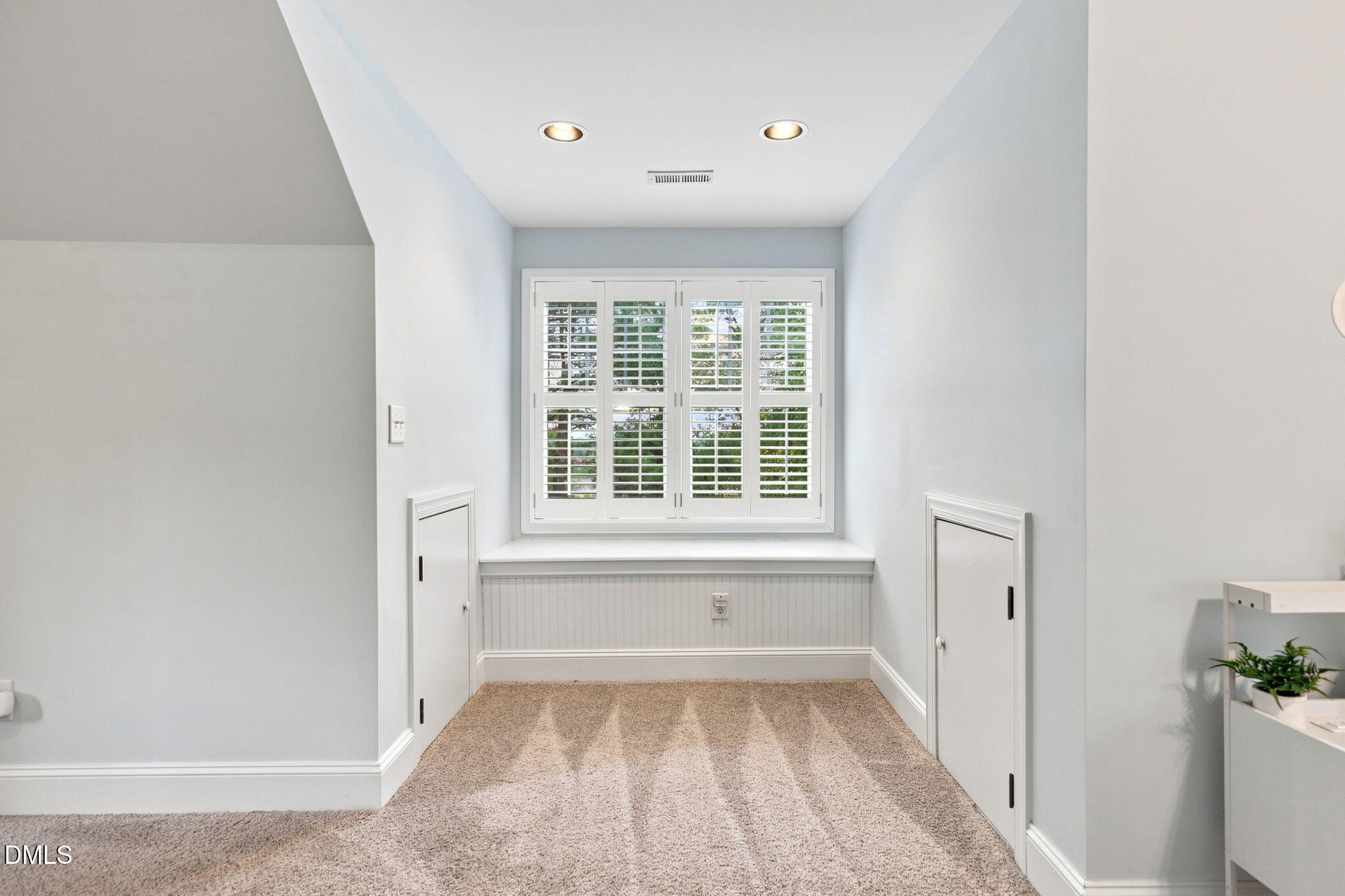 1817 Old College Circle Property Photo 36