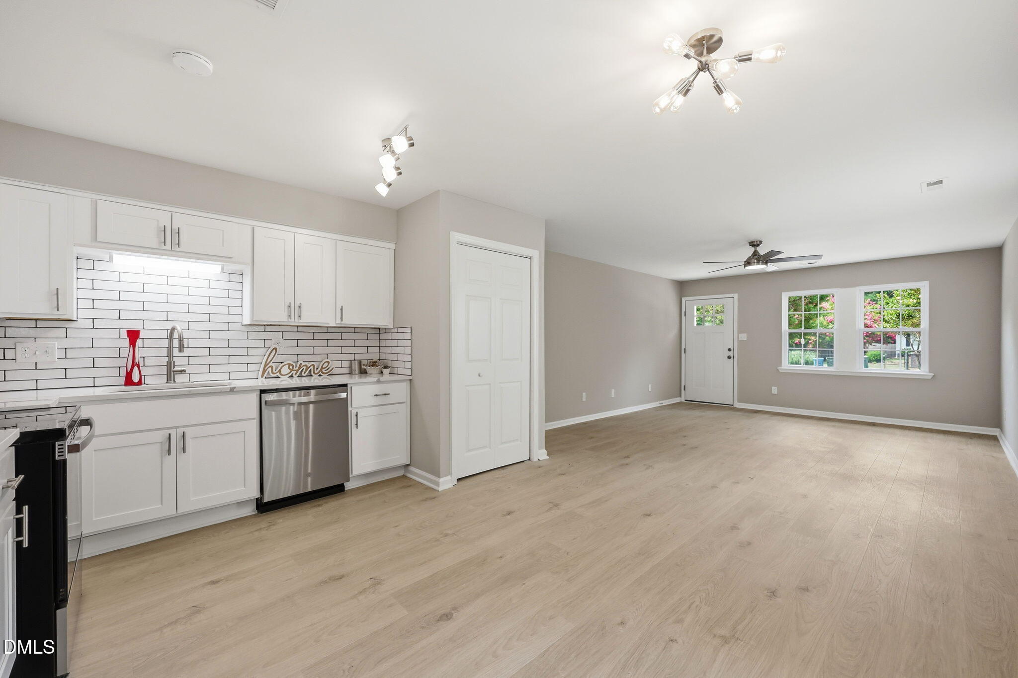 828 Shari Court Property Photo 10