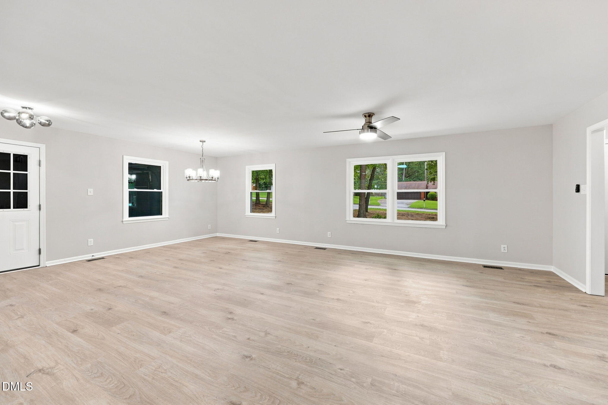 807 Yosemite Circle Property Photo 18
