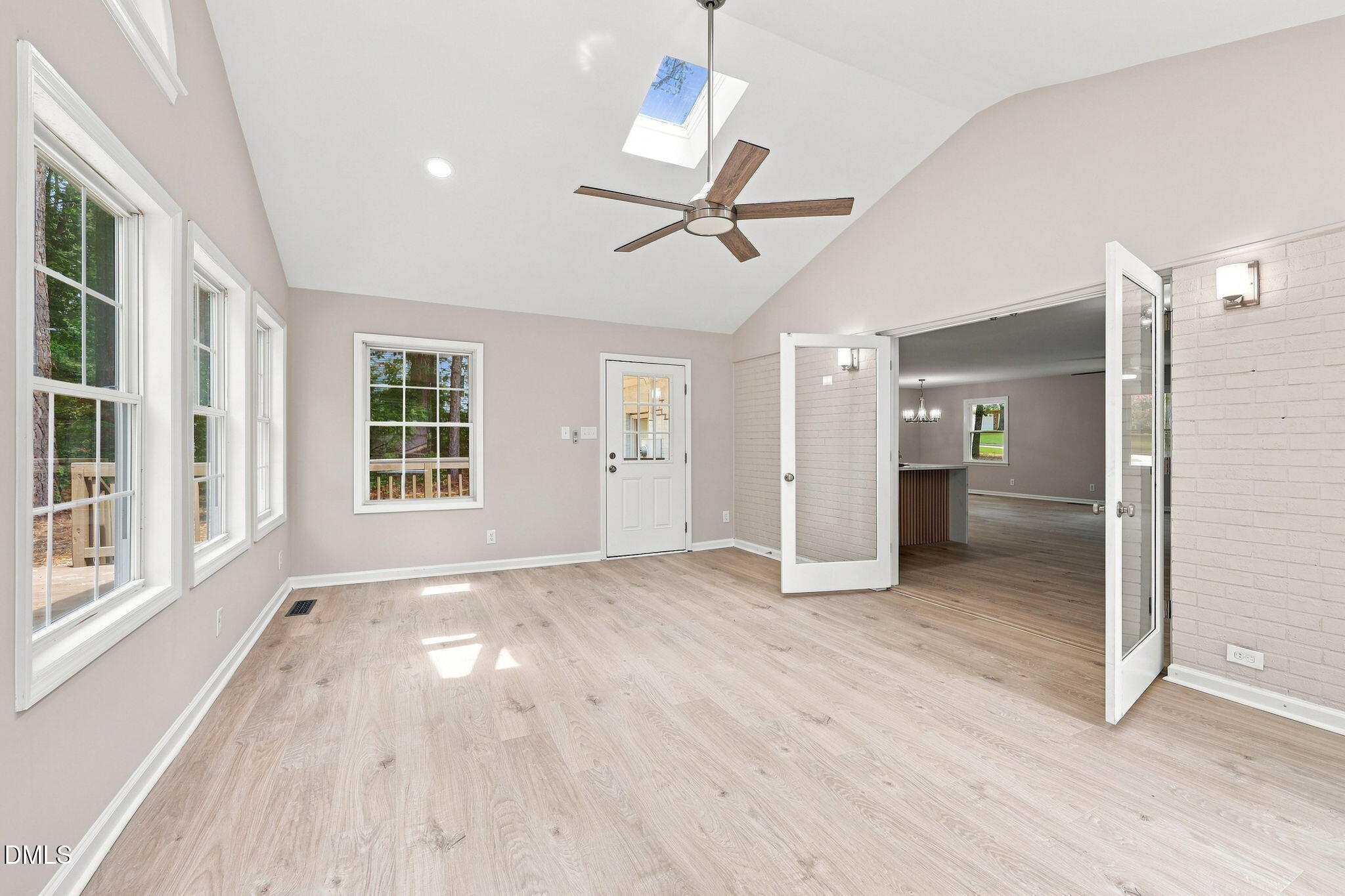 807 Yosemite Circle Property Photo 20