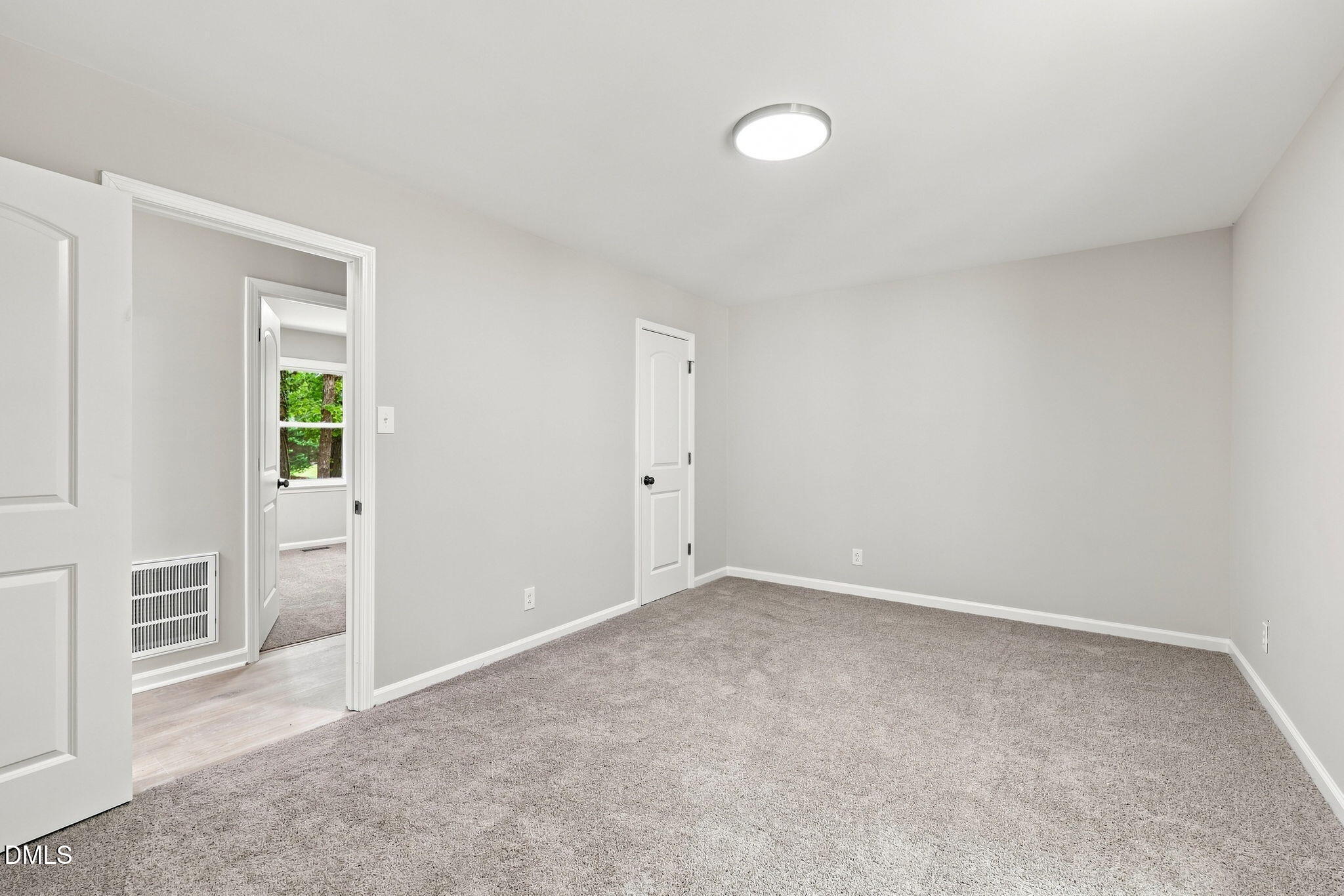 807 Yosemite Circle Property Photo 25