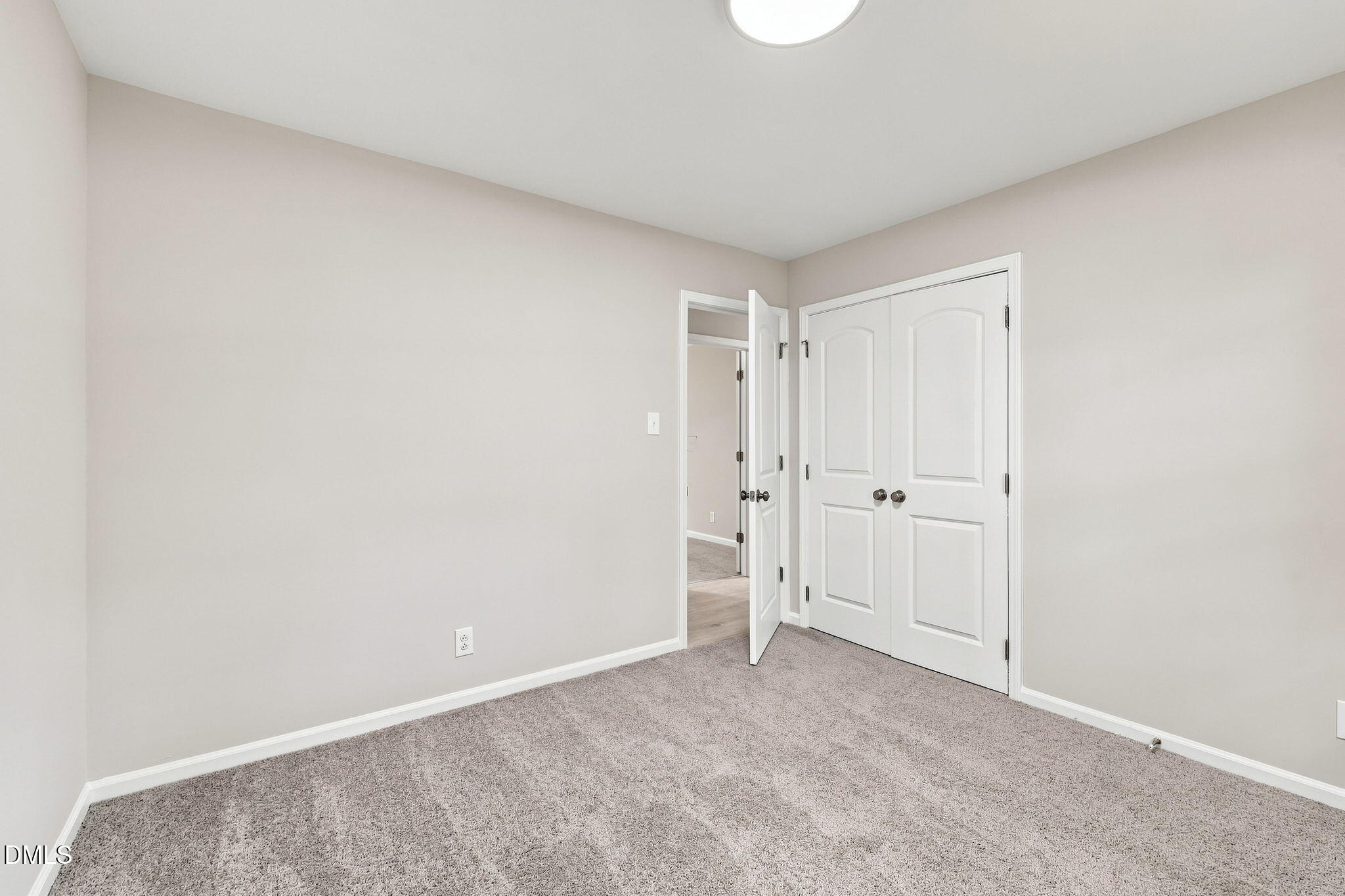 807 Yosemite Circle Property Photo 27