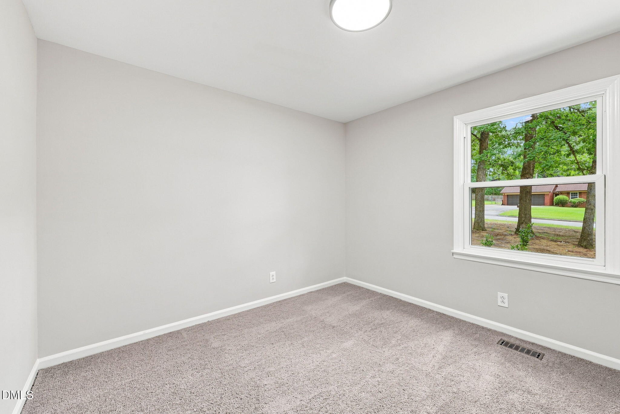 807 Yosemite Circle Property Photo 28