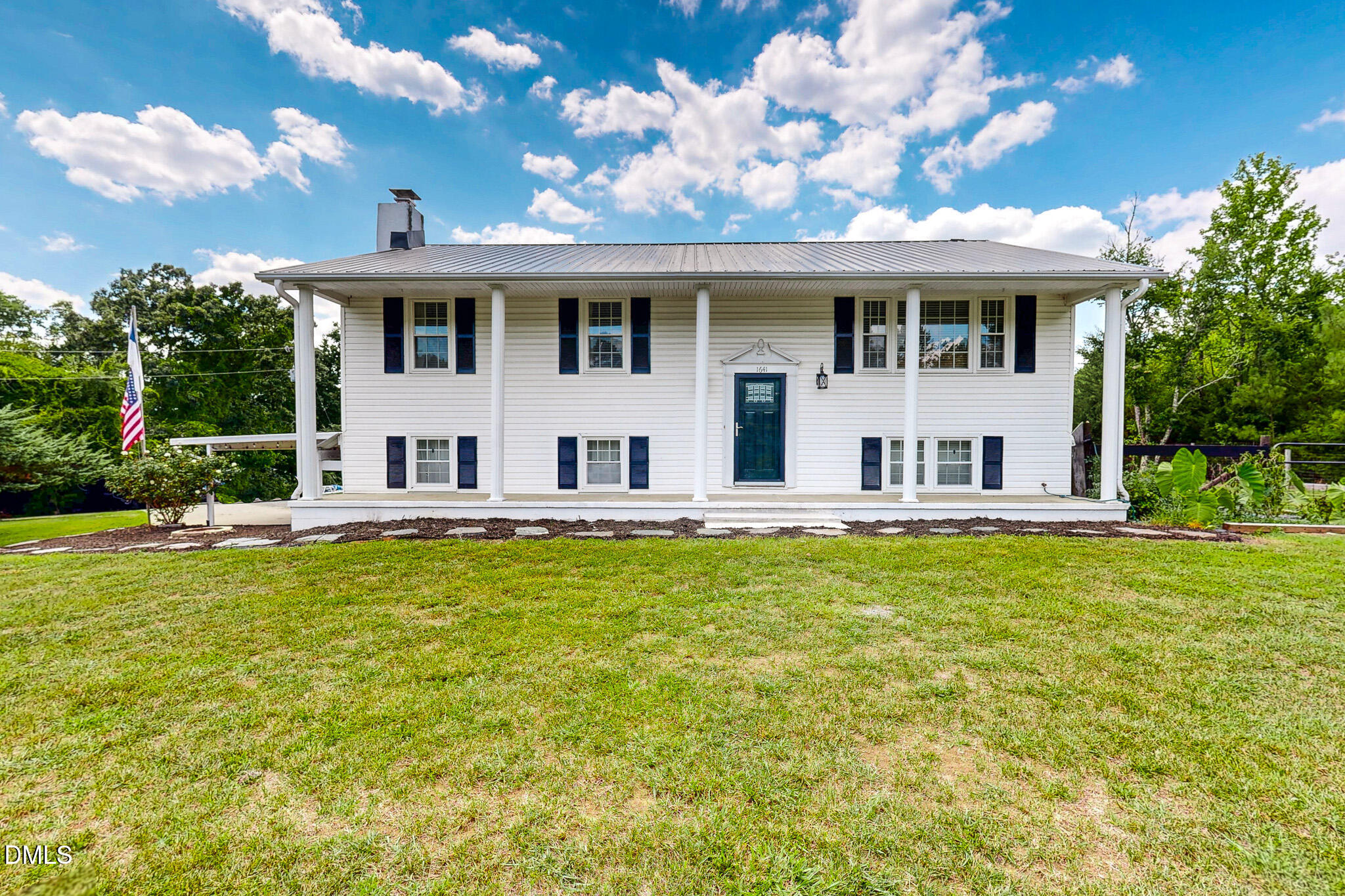 1641 Oak Grove Road Property Photo 1