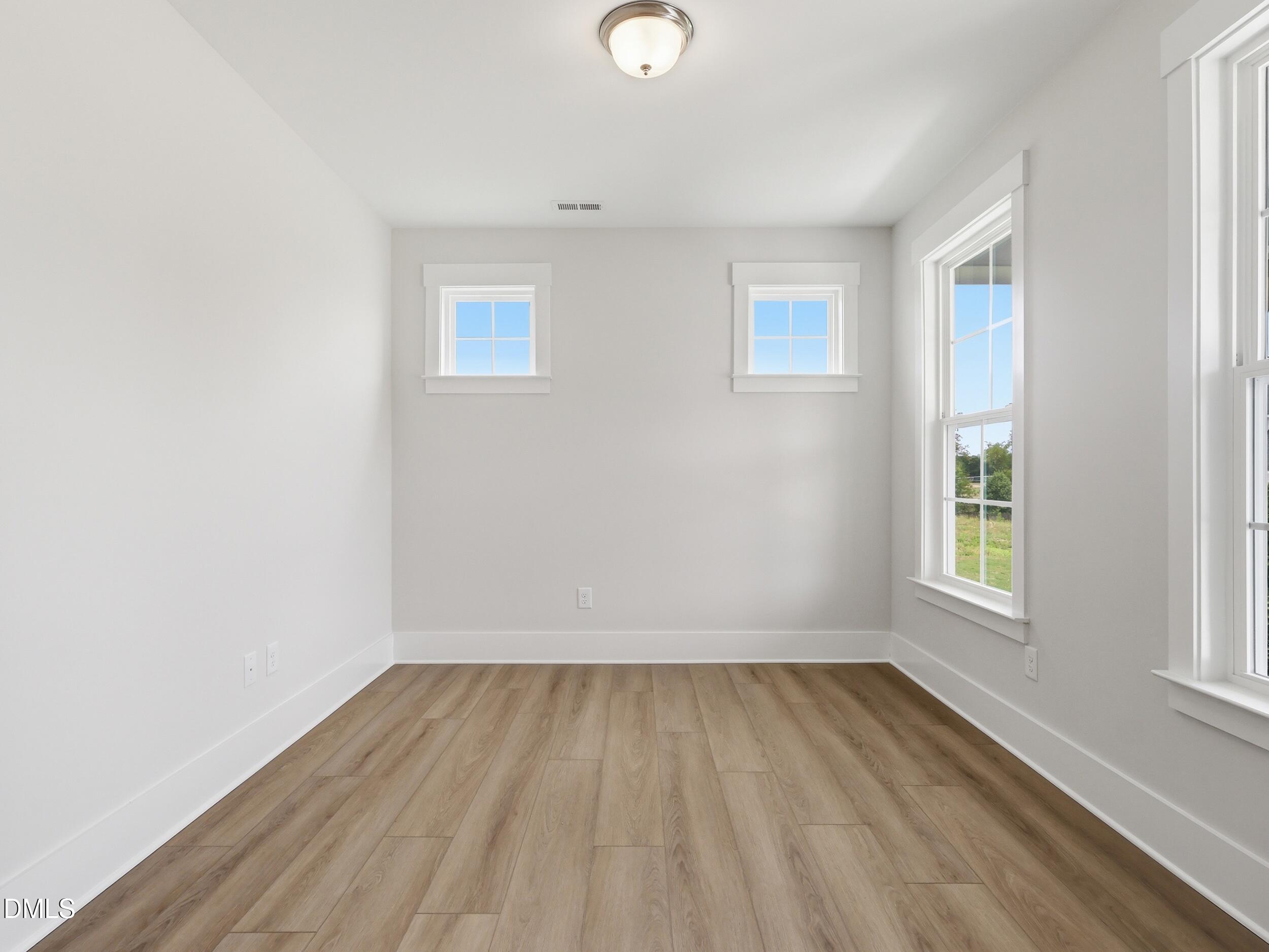 325 Oak Meadow Lane Property Photo 4