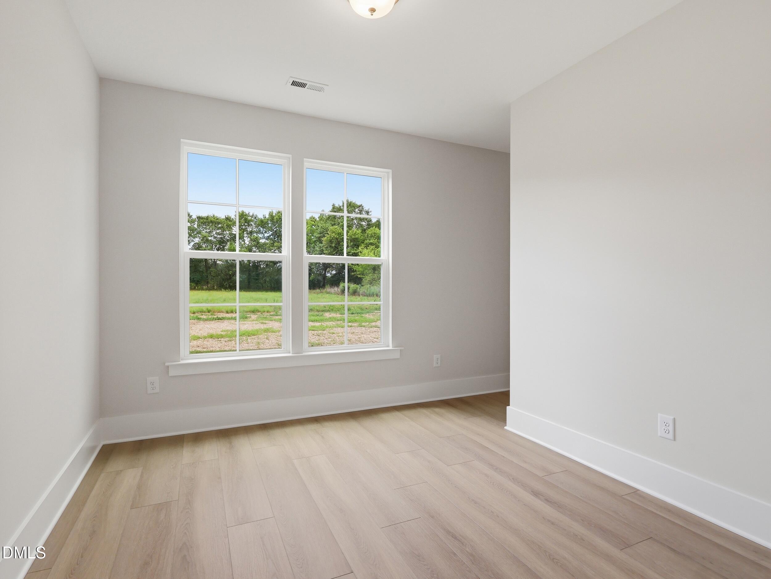 325 Oak Meadow Lane Property Photo 5