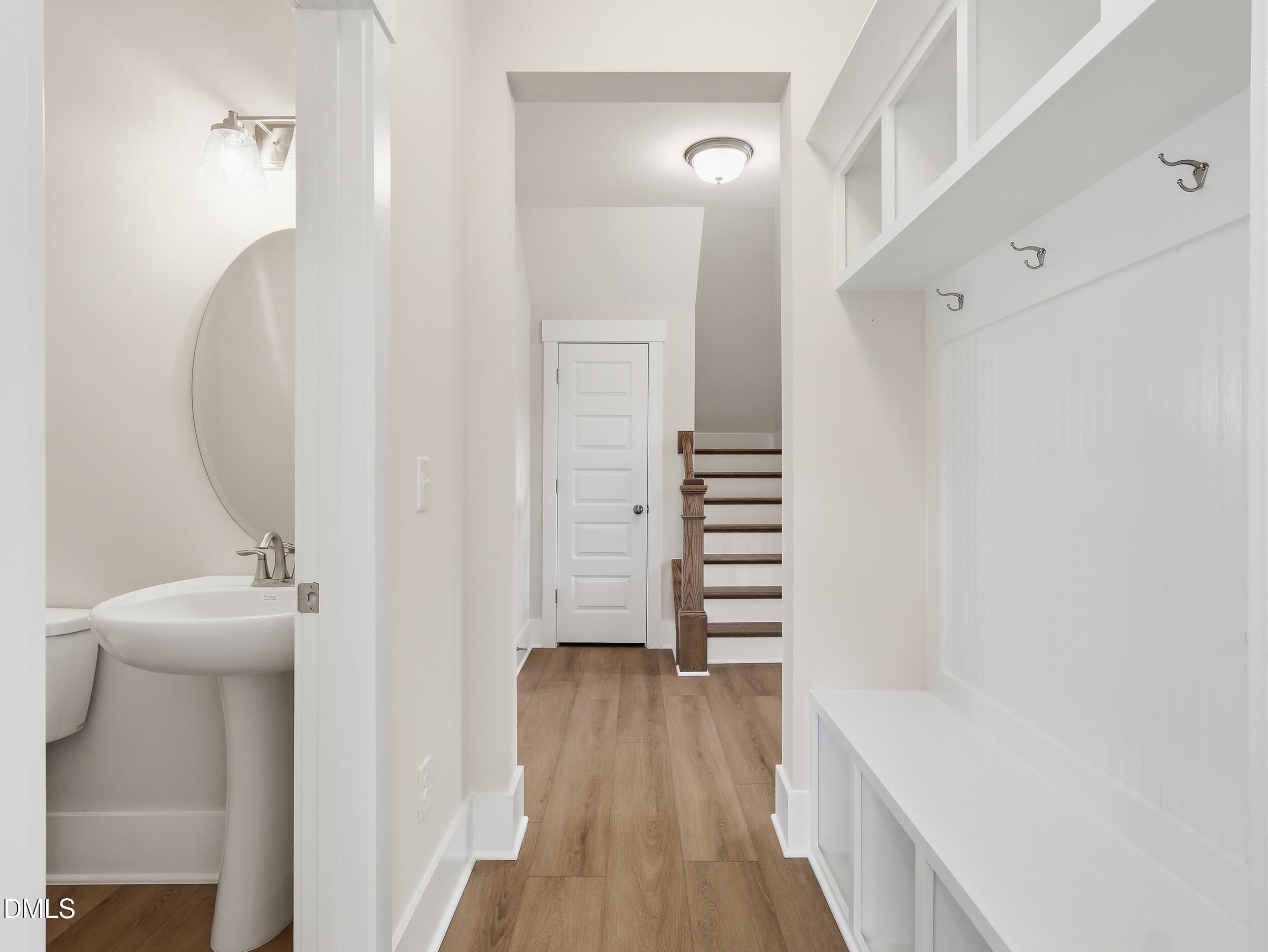 325 Oak Meadow Lane Property Photo 8