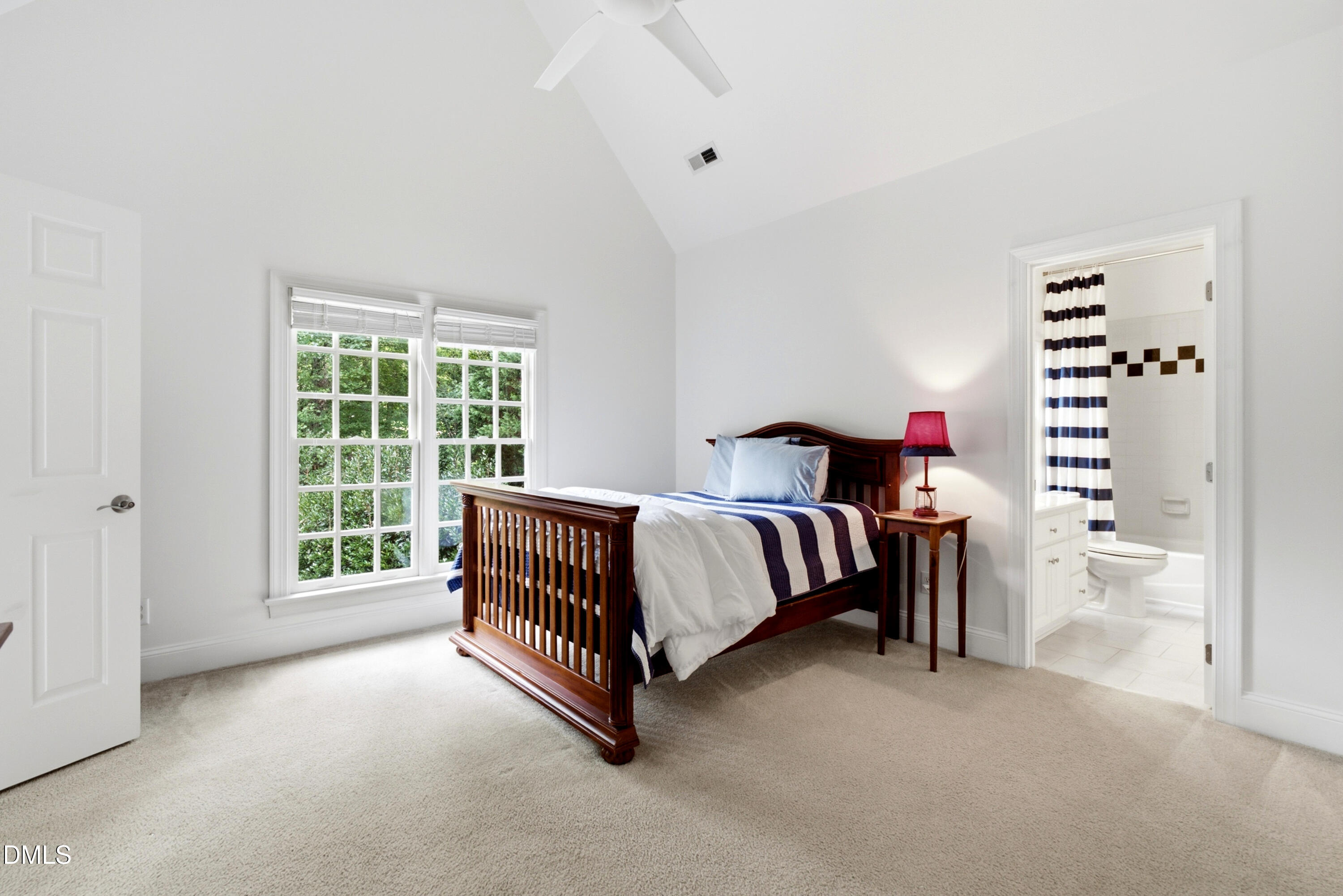 421 Swans Mill Crossing Property Photo 35