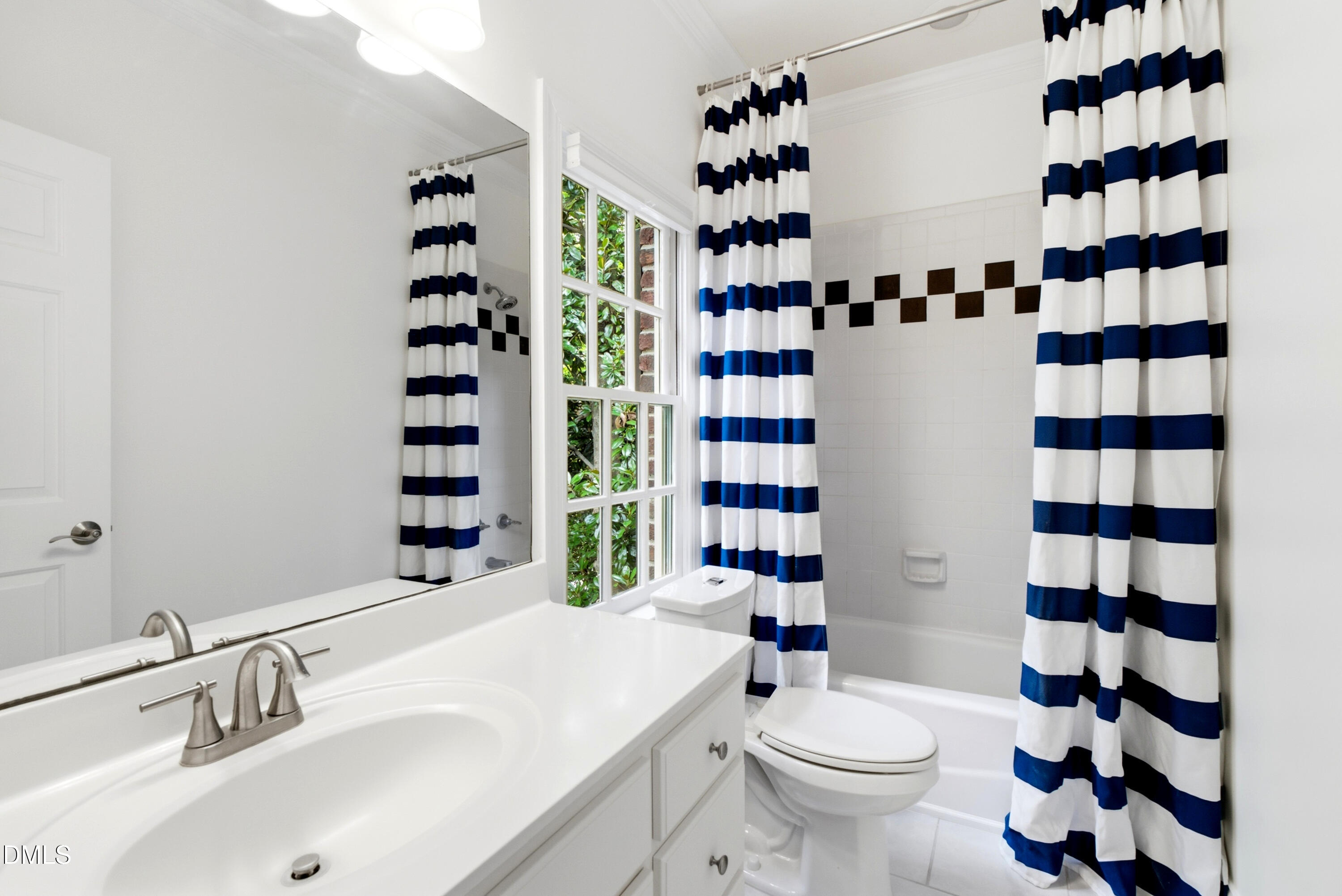 421 Swans Mill Crossing Property Photo 36