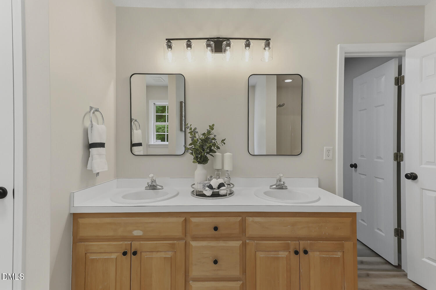 1025 Ashton Hollow Drive Property Photo 13