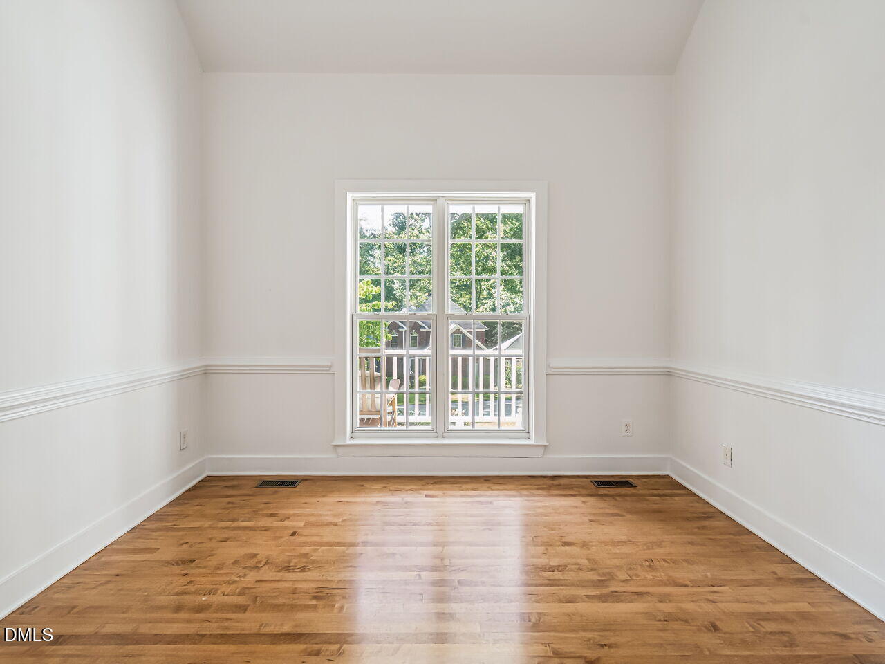 5533 Rolling Field Drive Property Photo 6
