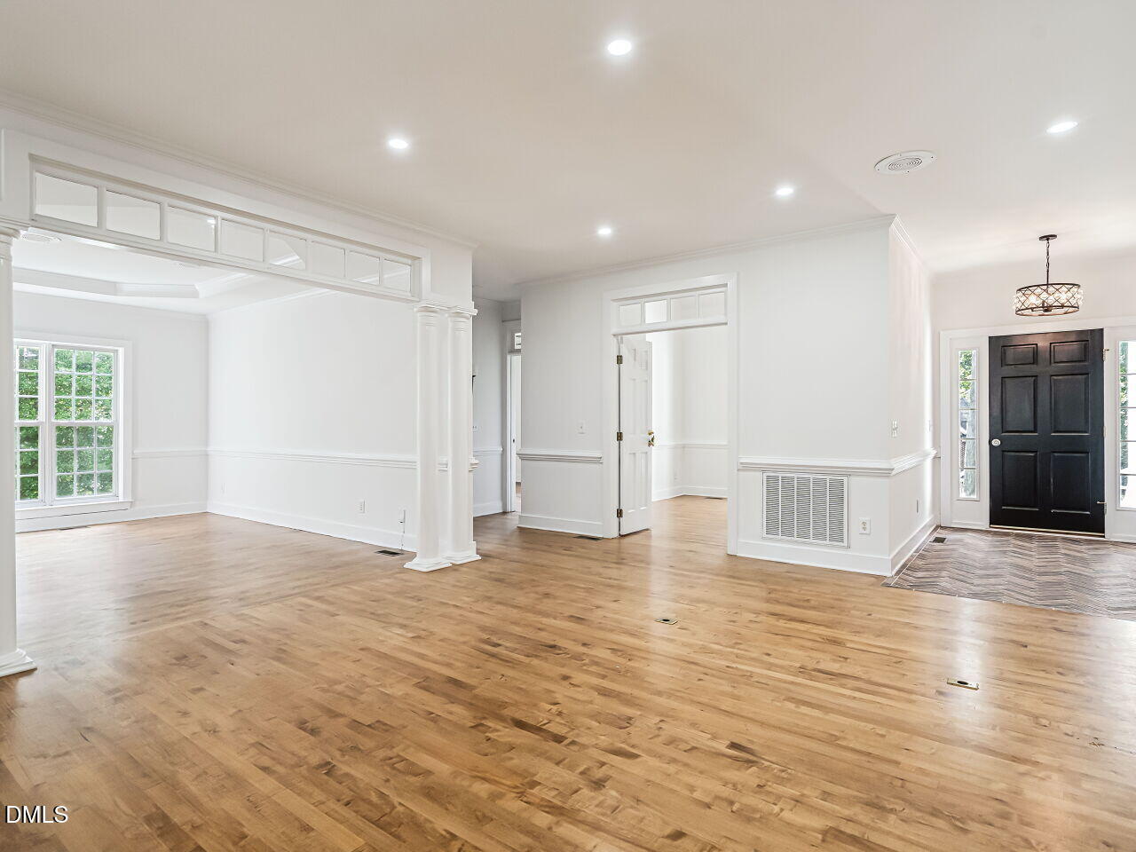 5533 Rolling Field Drive Property Photo 10
