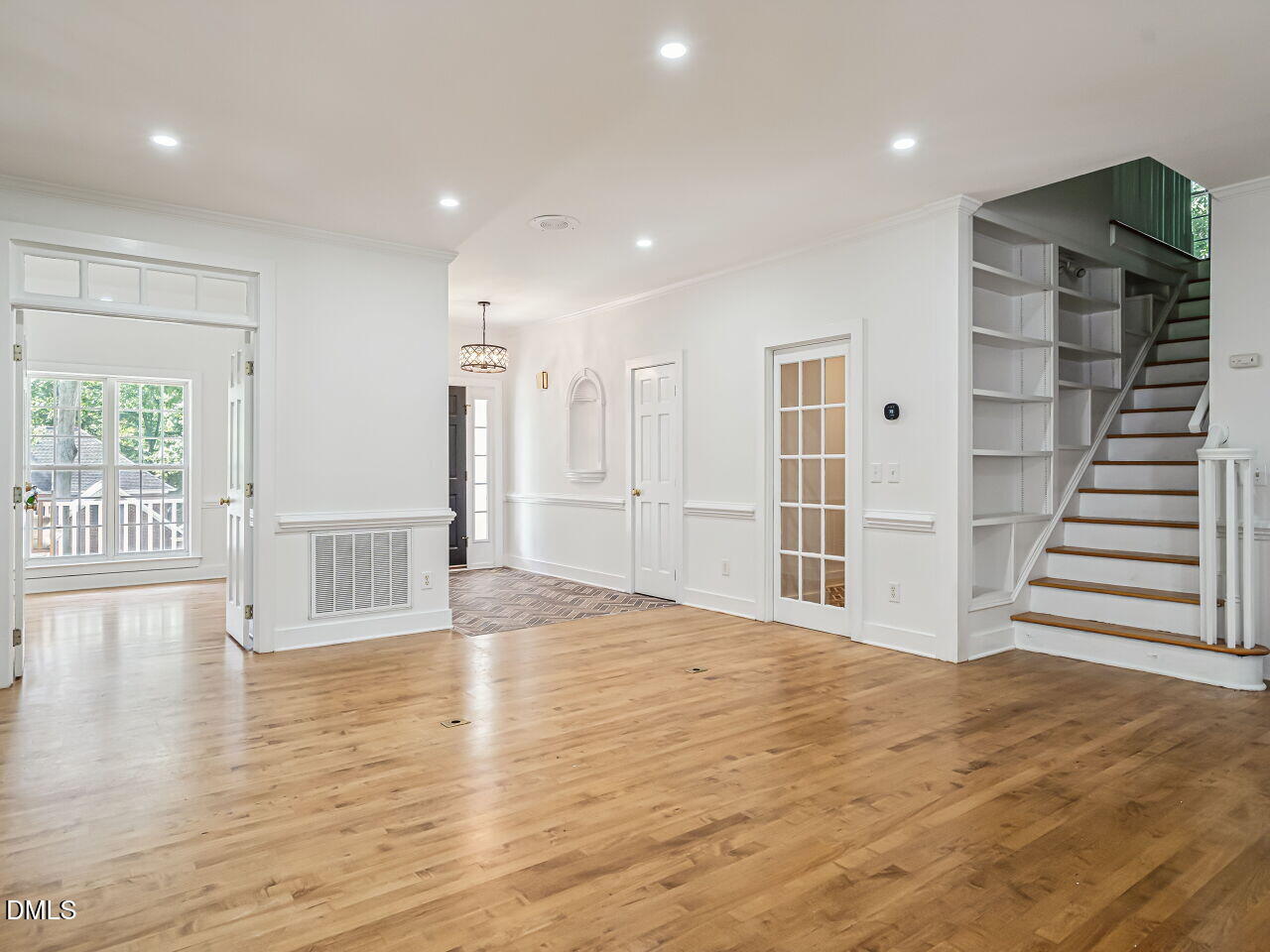 5533 Rolling Field Drive Property Photo 11