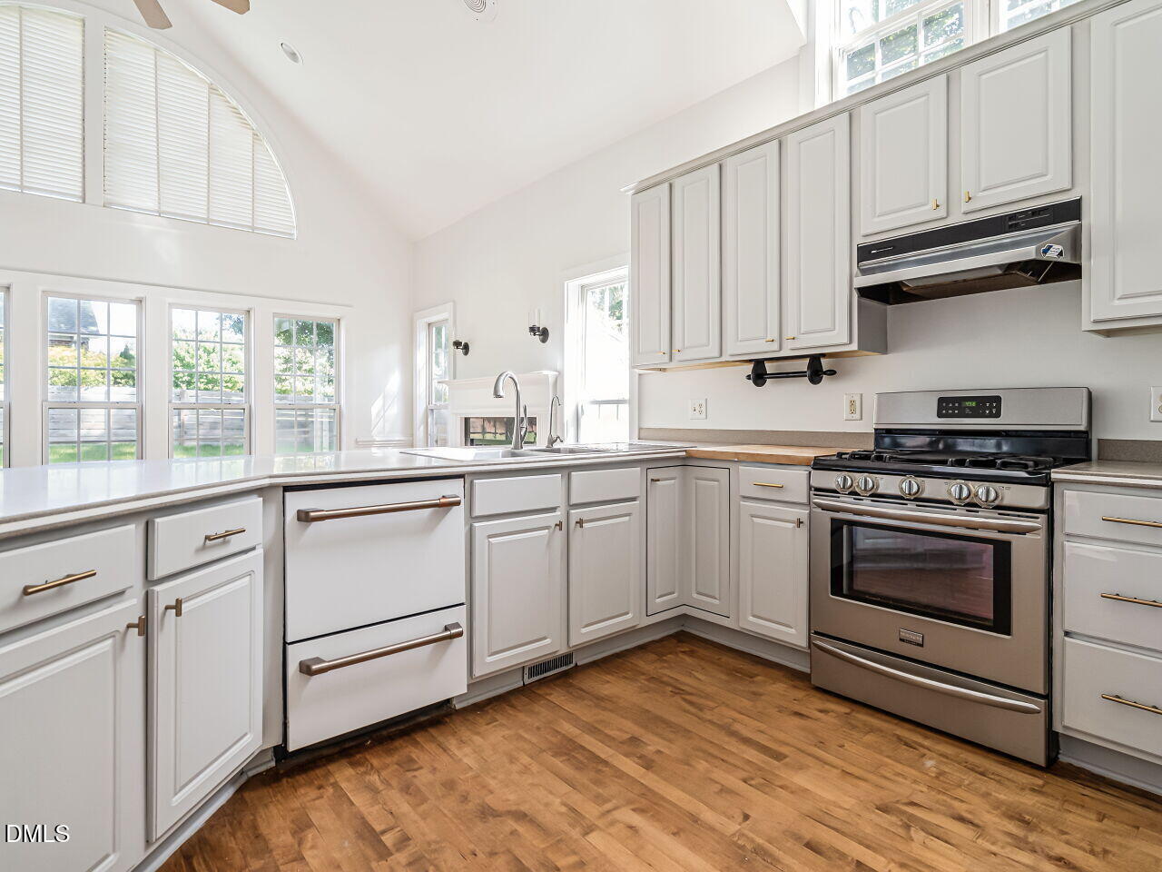 5533 Rolling Field Drive Property Photo 13