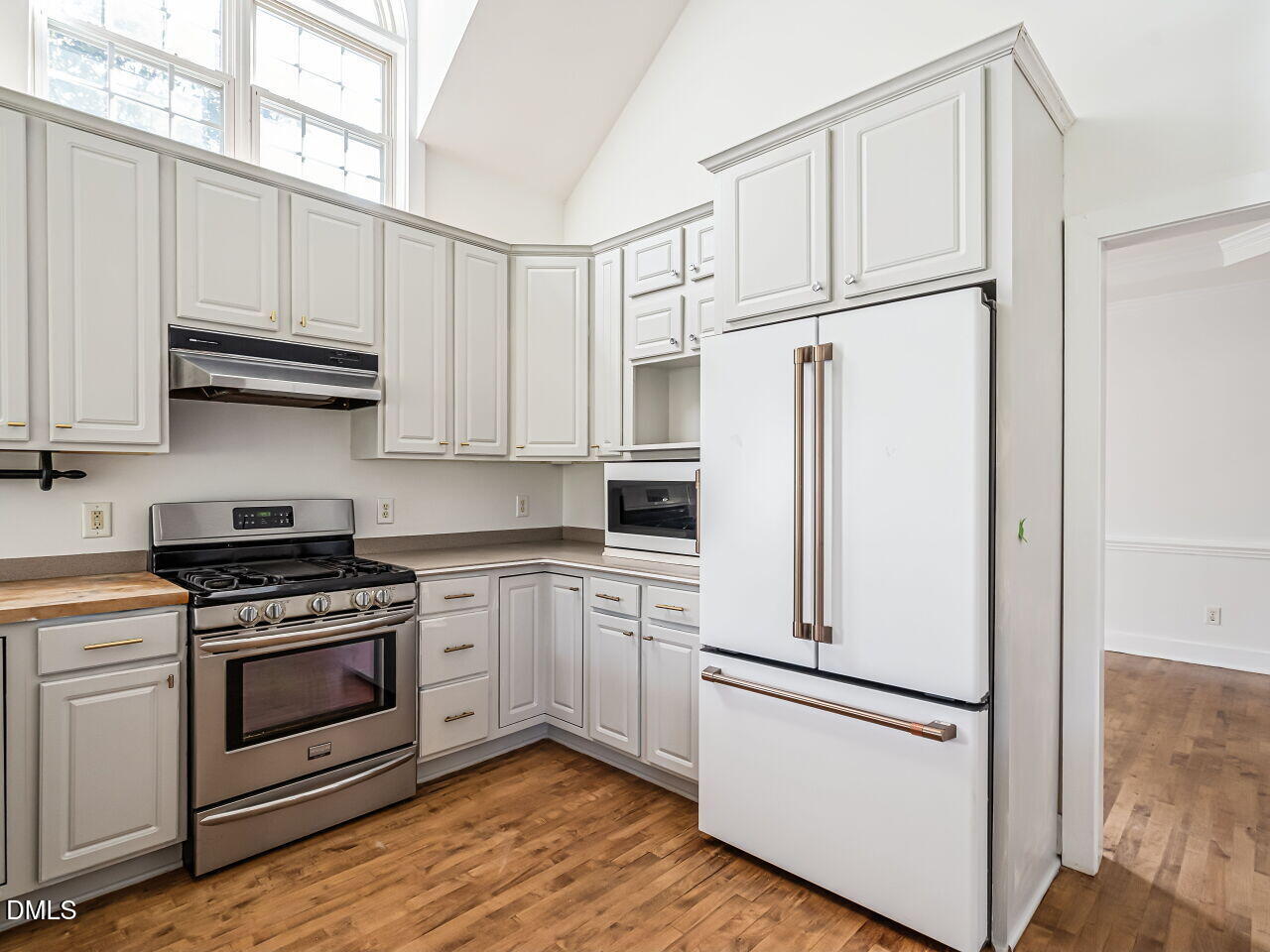 5533 Rolling Field Drive Property Photo 15
