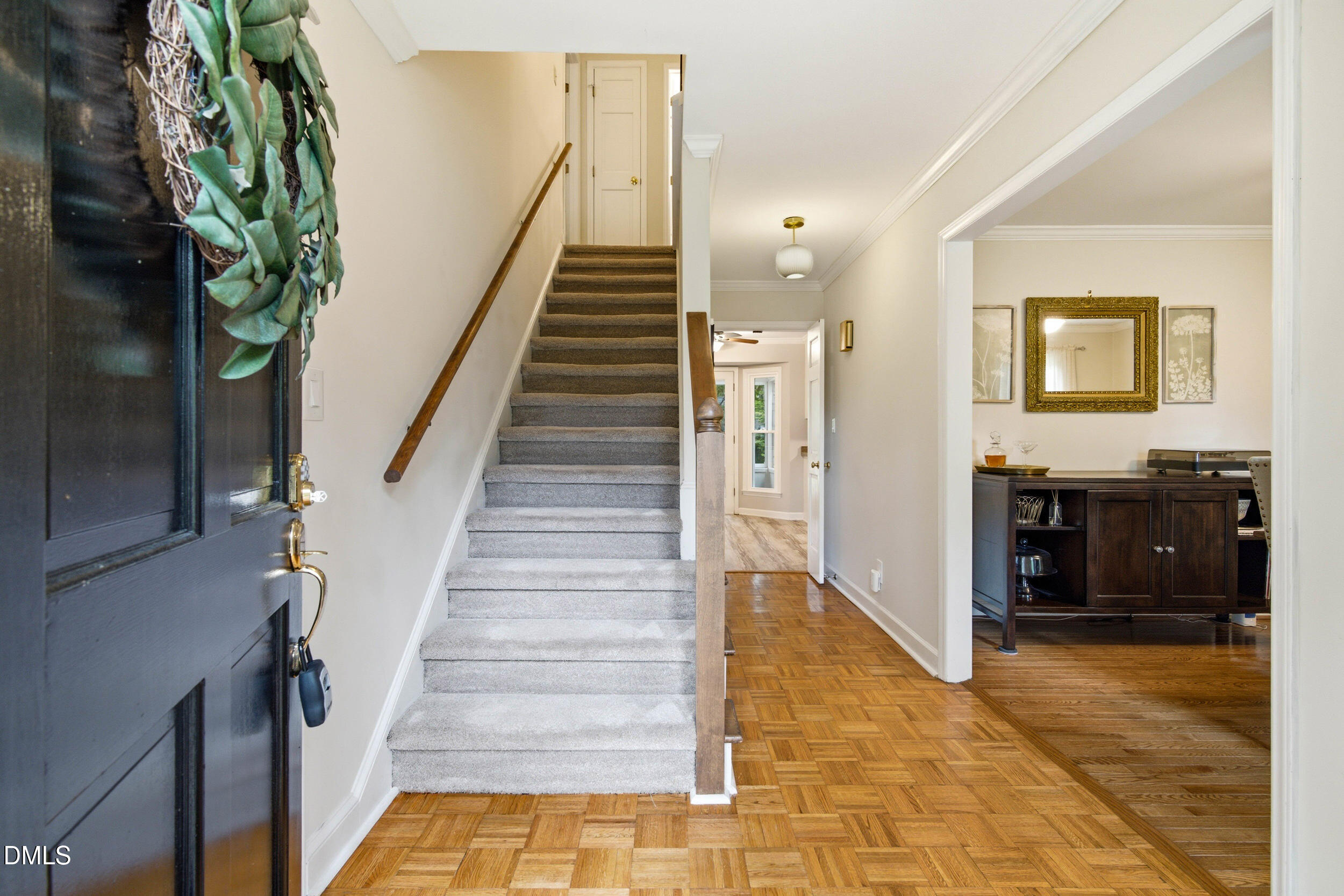 2901 Meadowview Court Property Photo 4