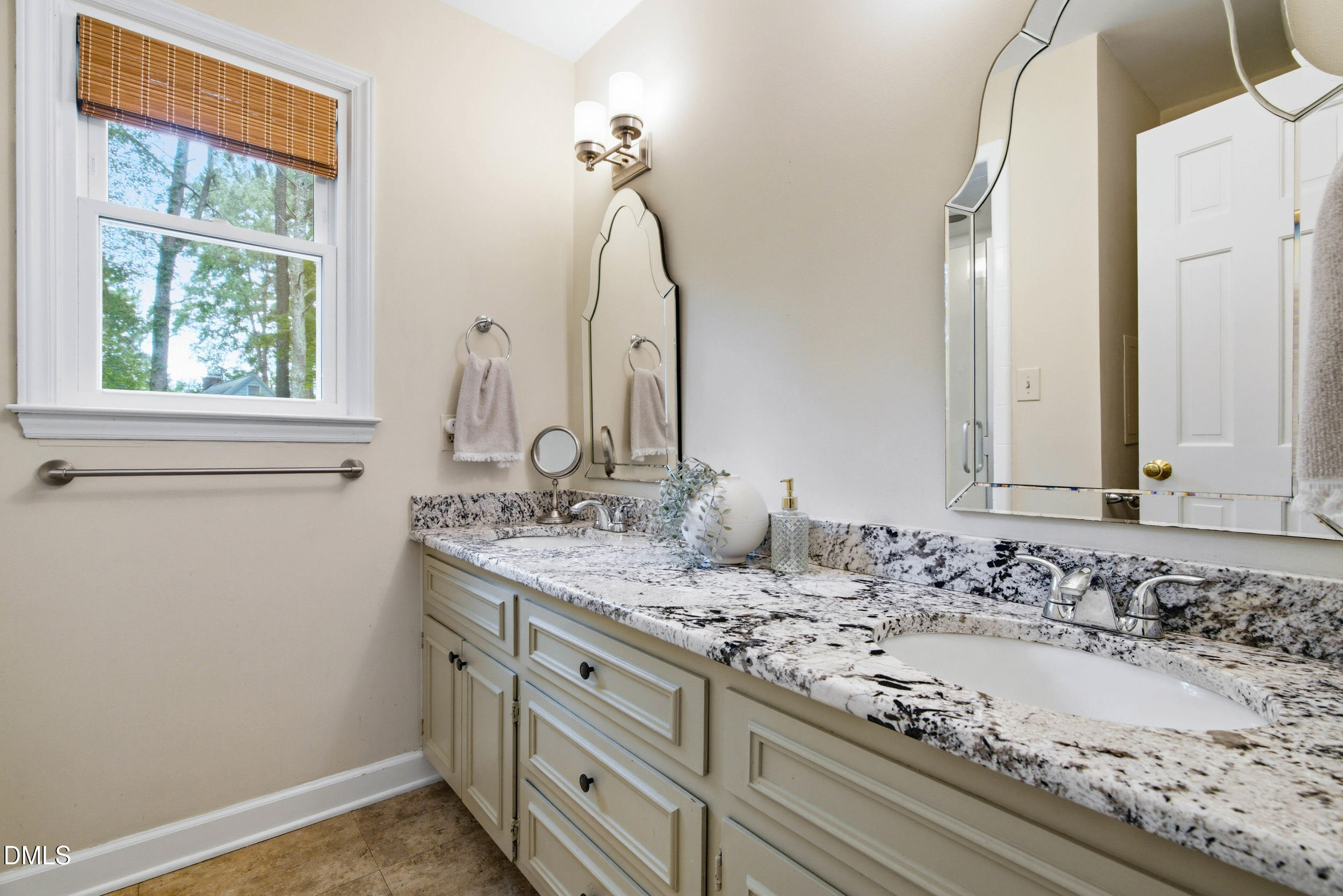 2901 Meadowview Court Property Photo 24