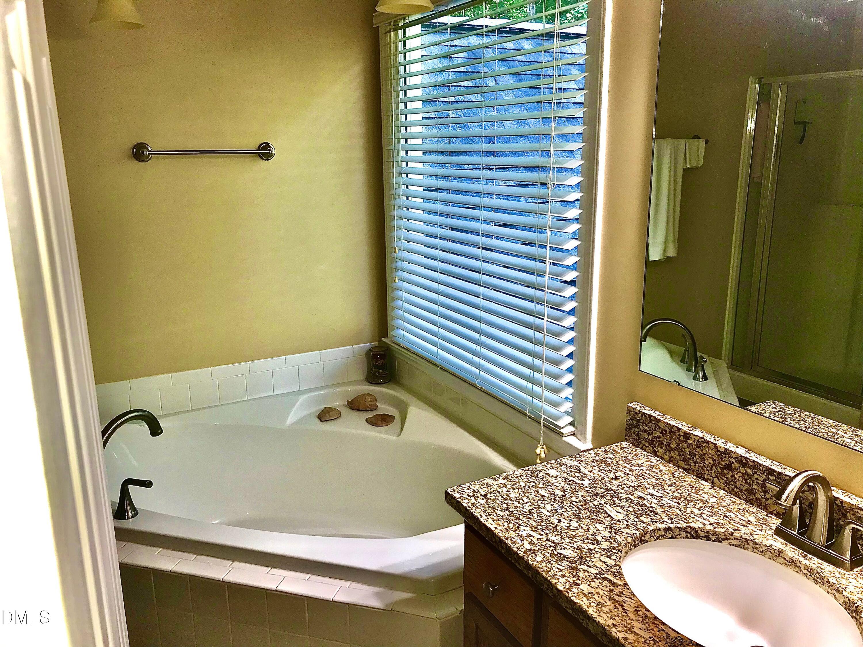 225 Tamworth Drive Property Photo 6