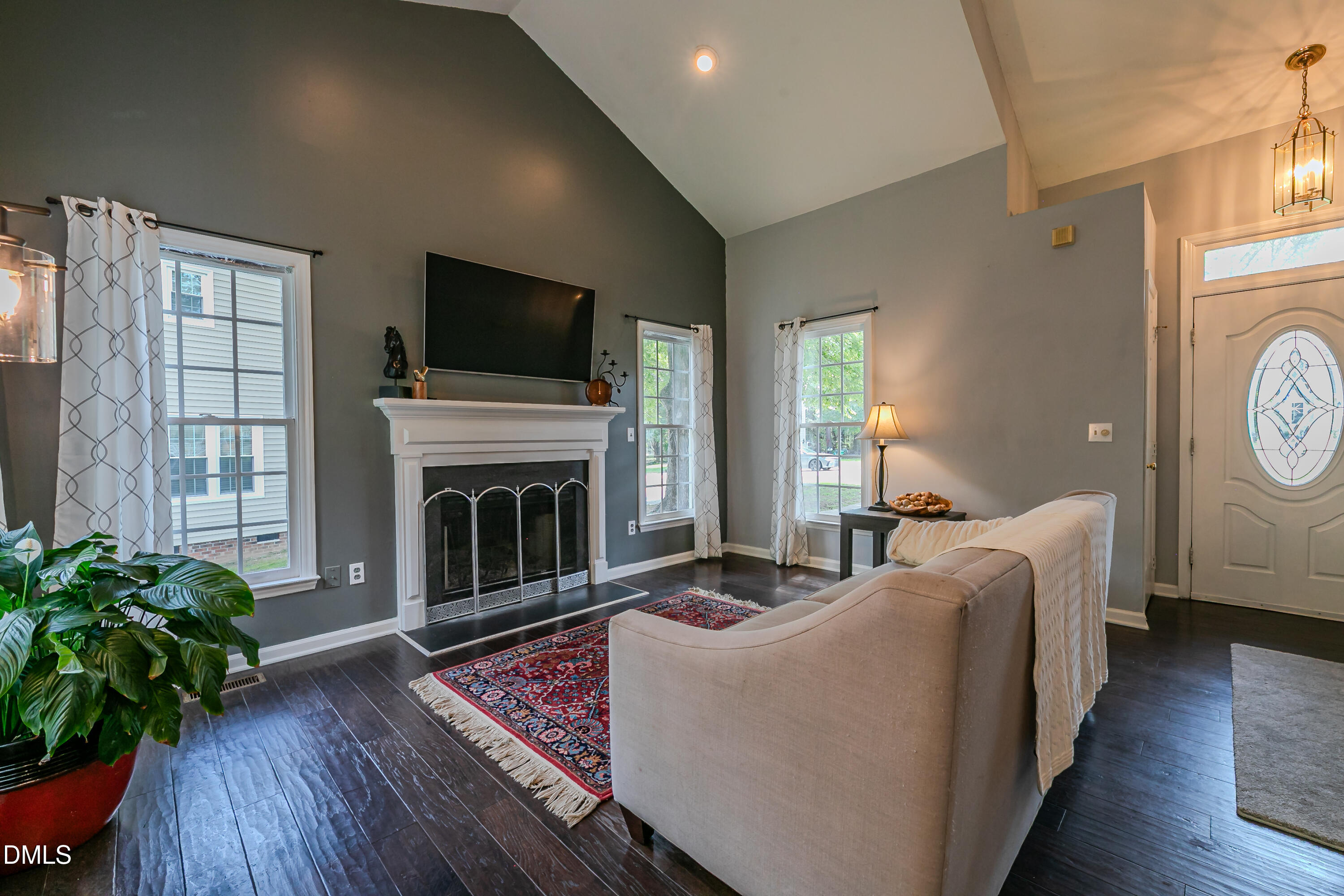 816 White Daisies Court Property Photo 4