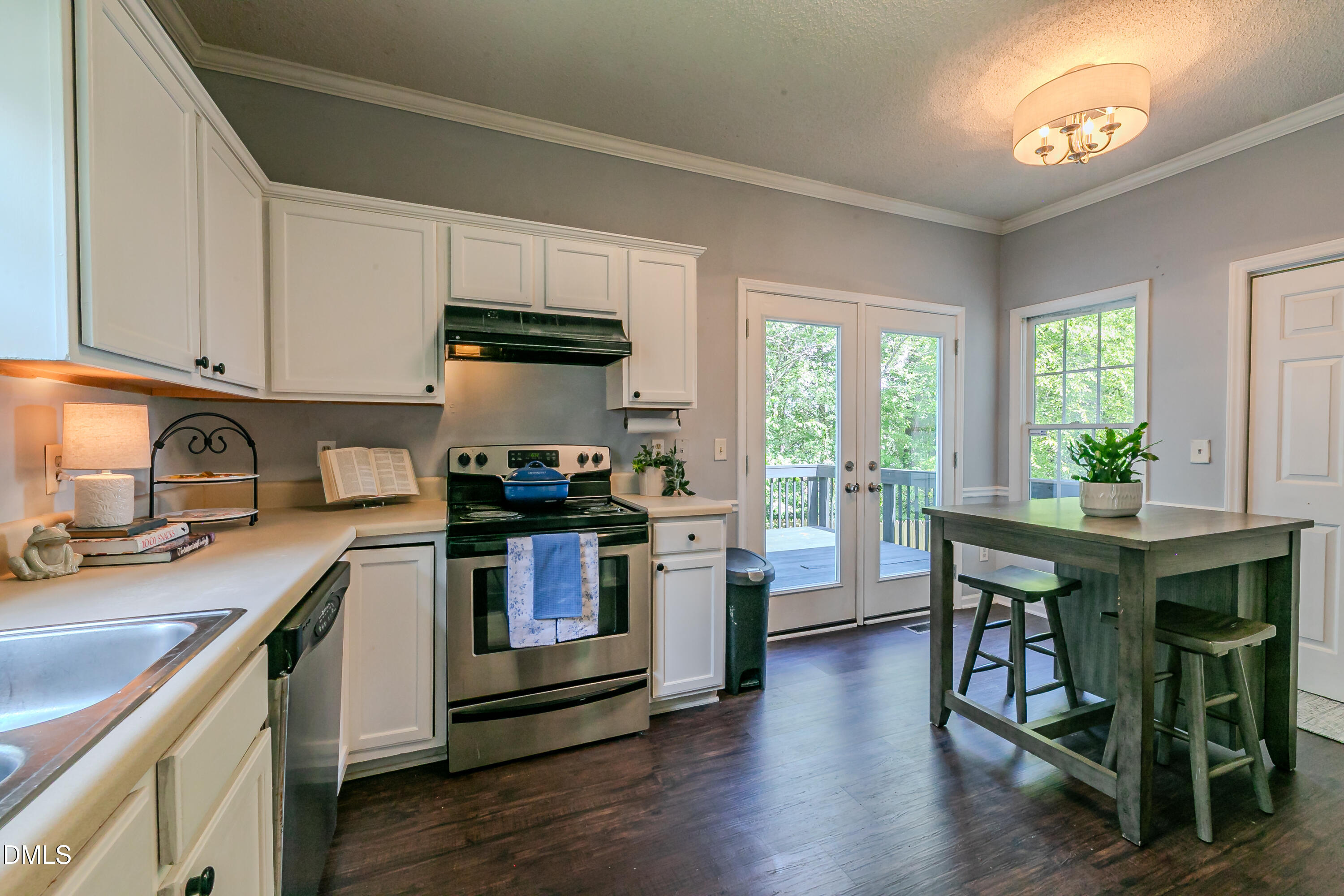 816 White Daisies Court Property Photo 20