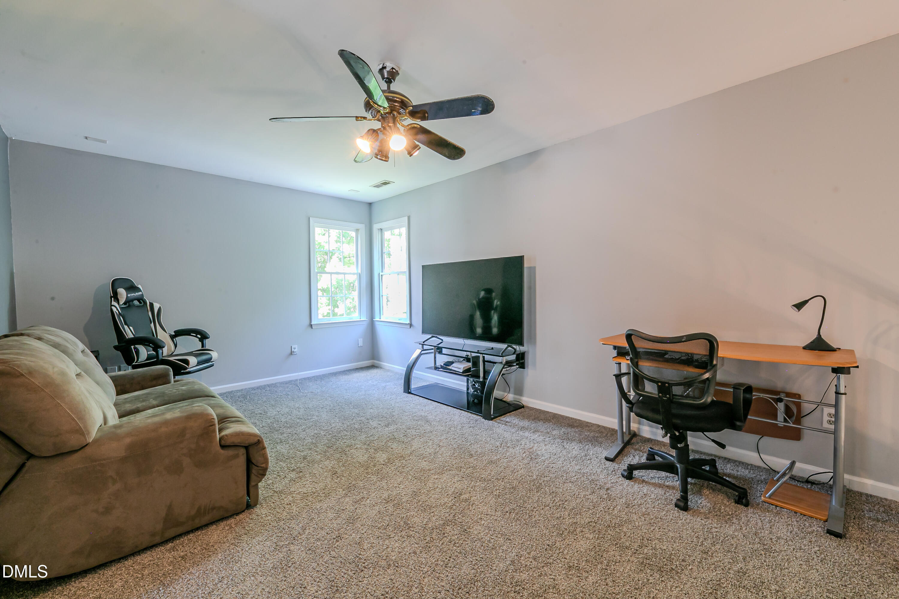 816 White Daisies Court Property Photo 32