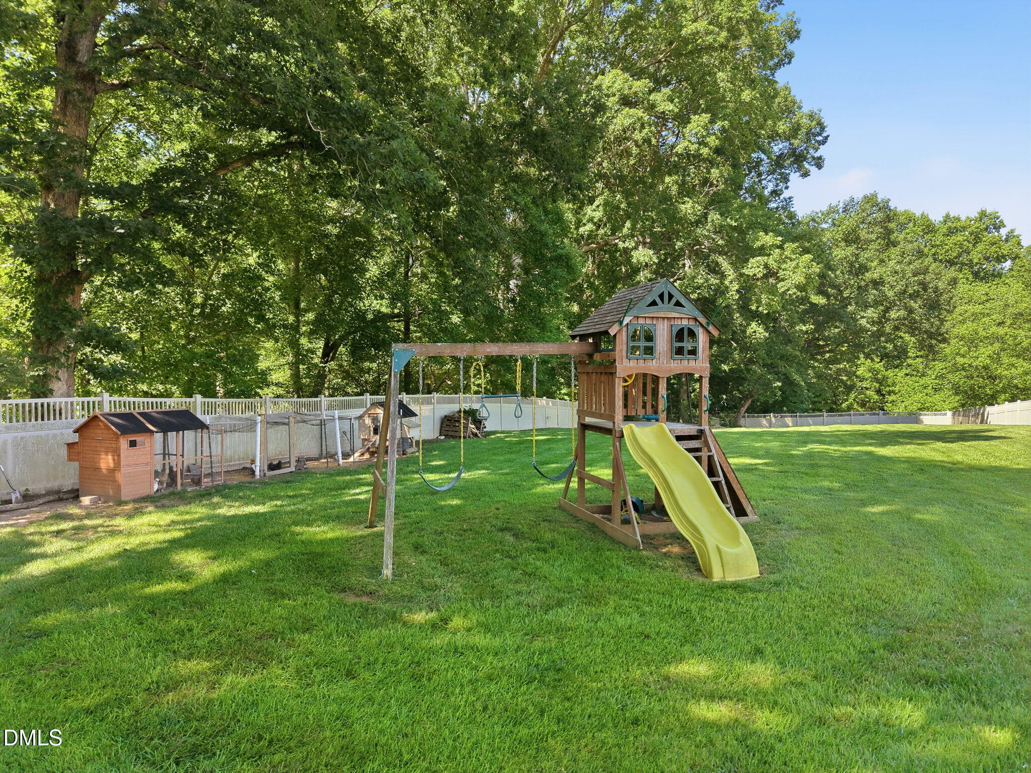 1015 Bluebell Lane Property Photo 5