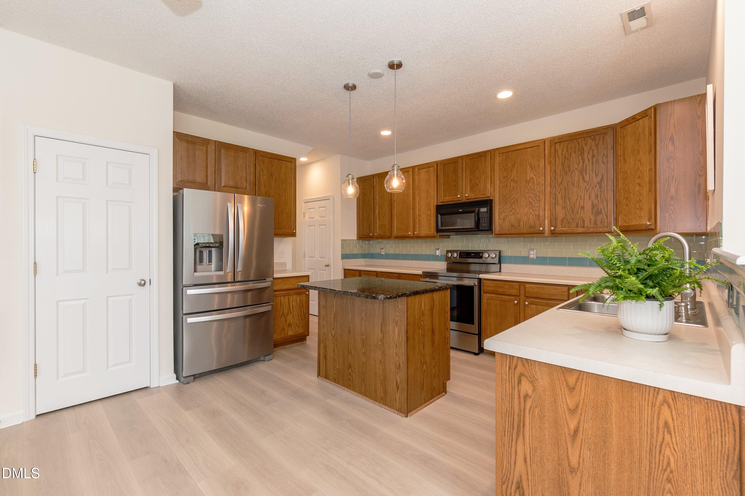 1320 Marbank Street Property Photo 12
