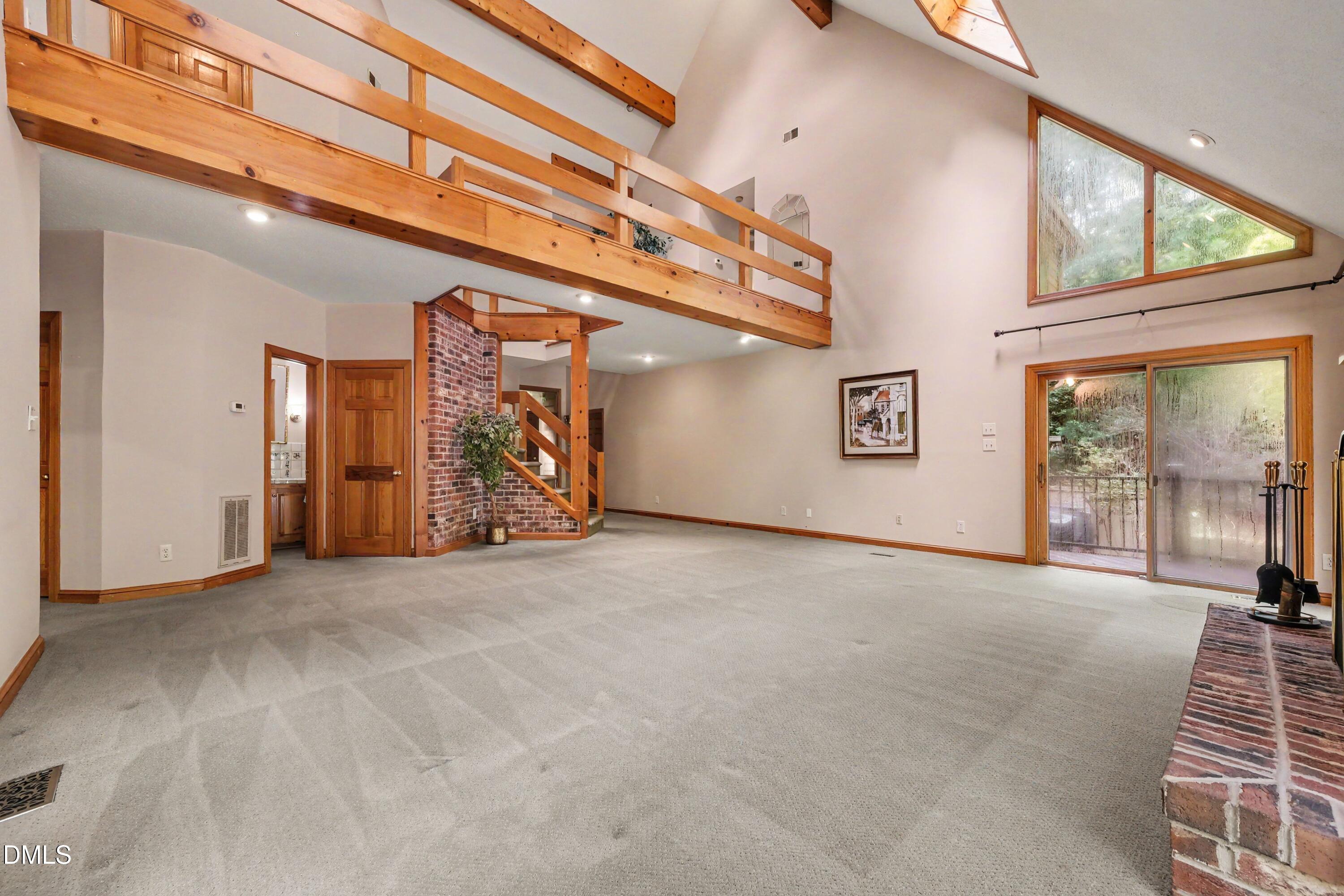 9921 Waterview Road Property Photo 4
