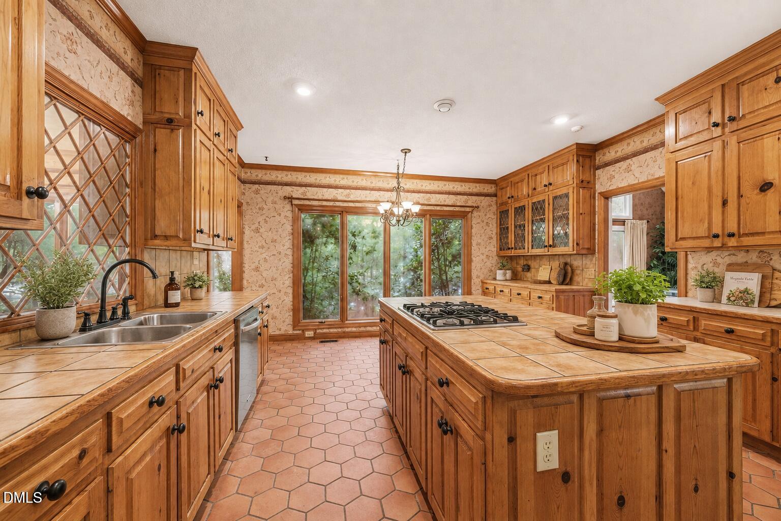 9921 Waterview Road Property Photo 7