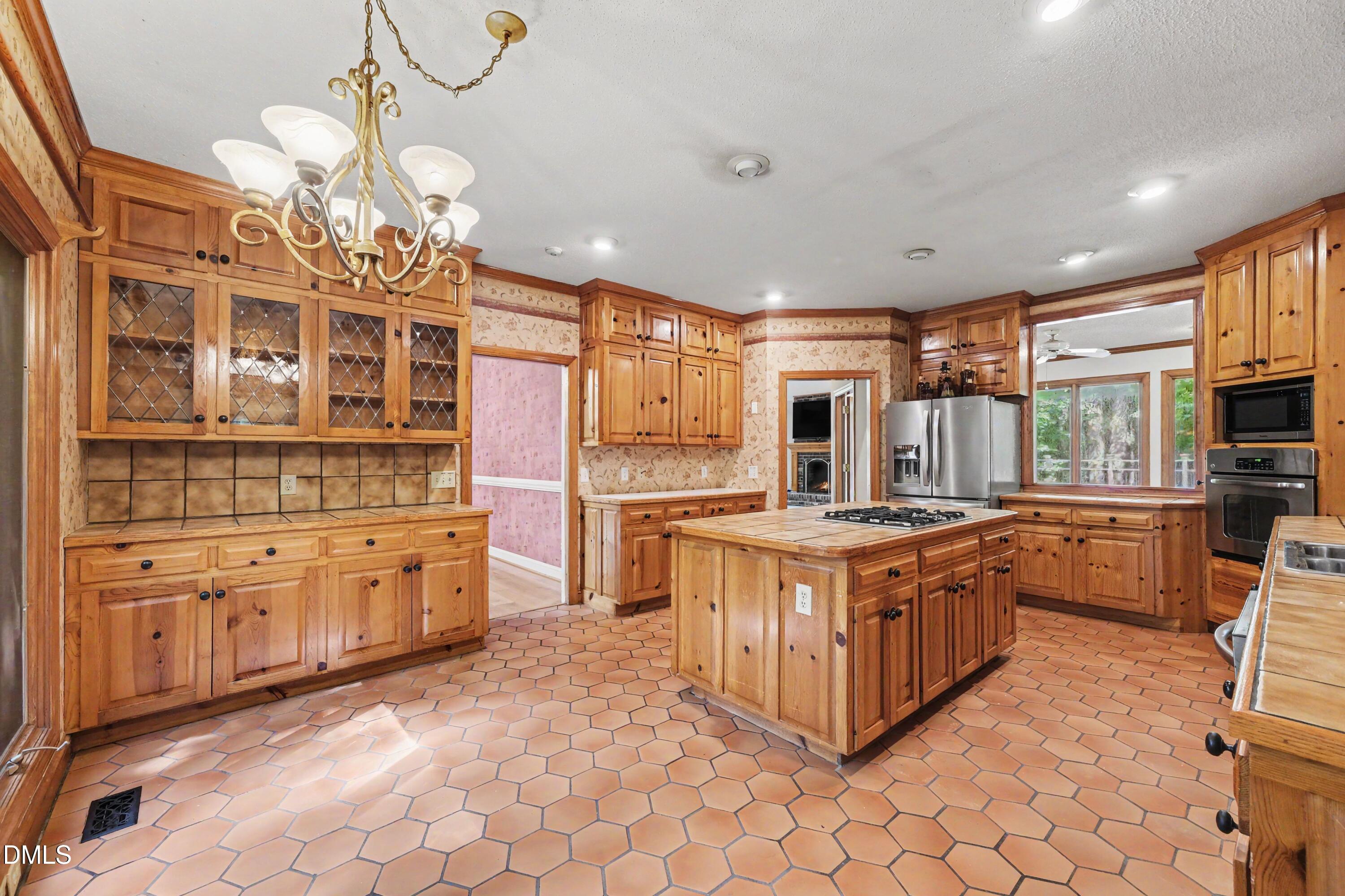 9921 Waterview Road Property Photo 9
