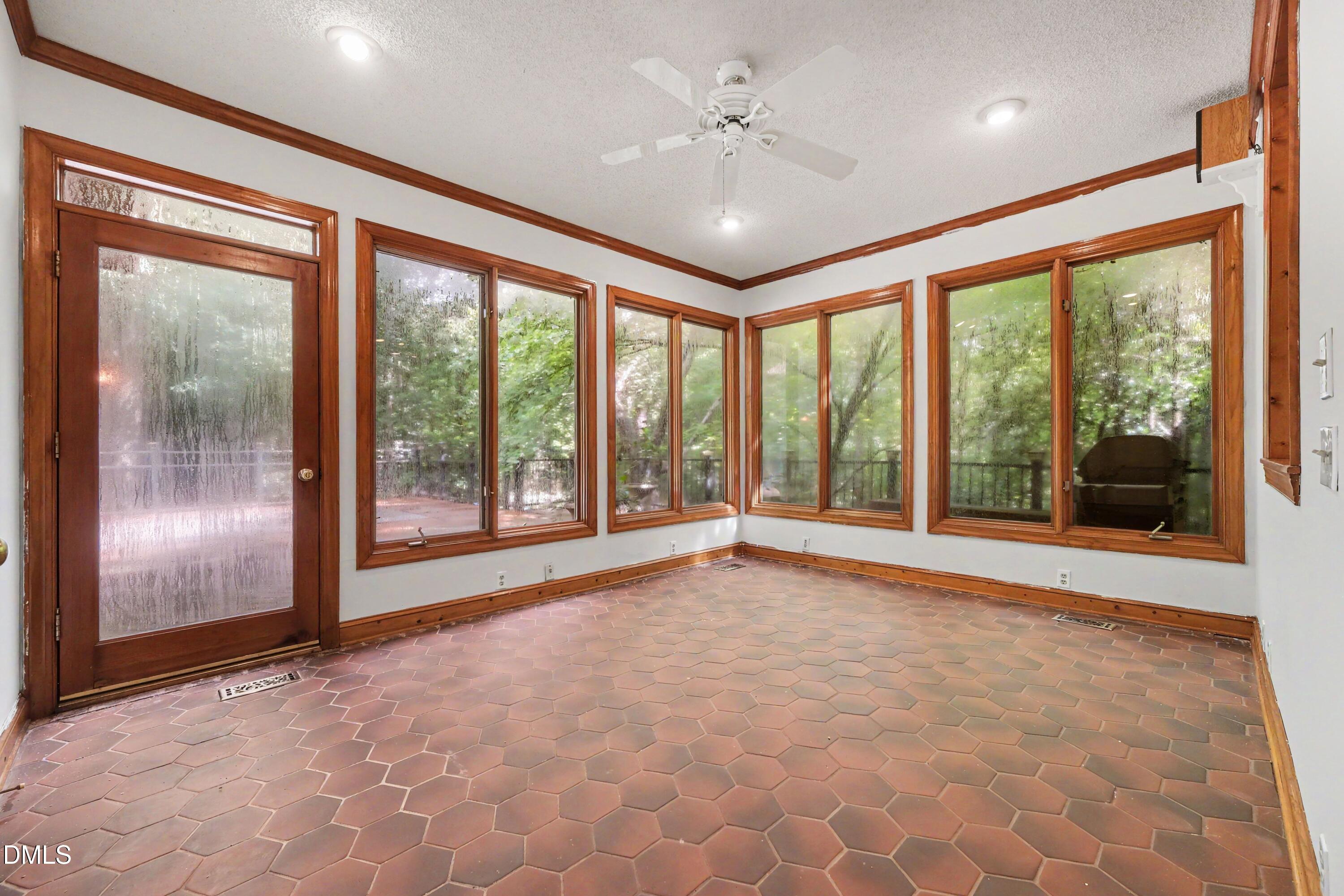 9921 Waterview Road Property Photo 10