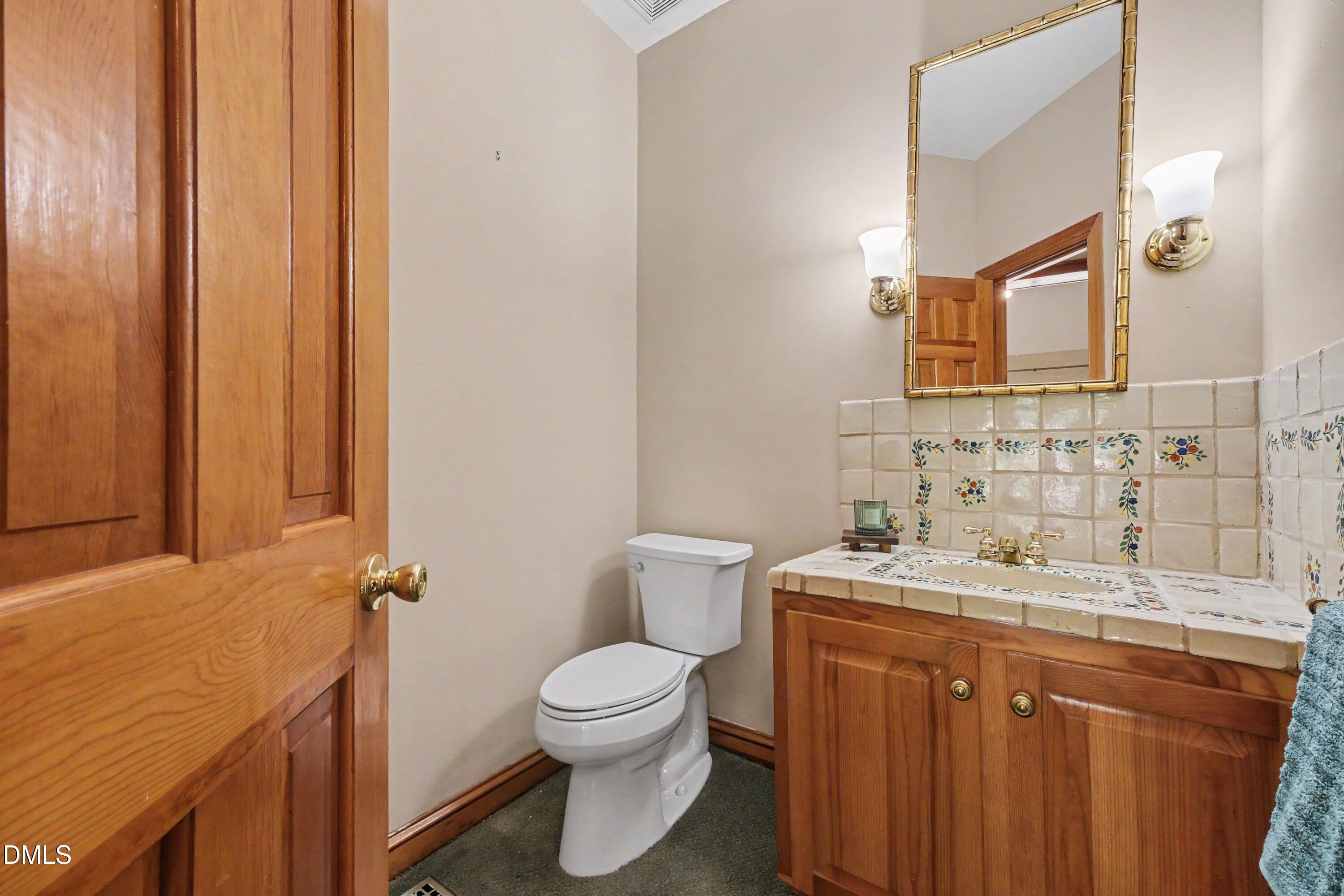 9921 Waterview Road Property Photo 11